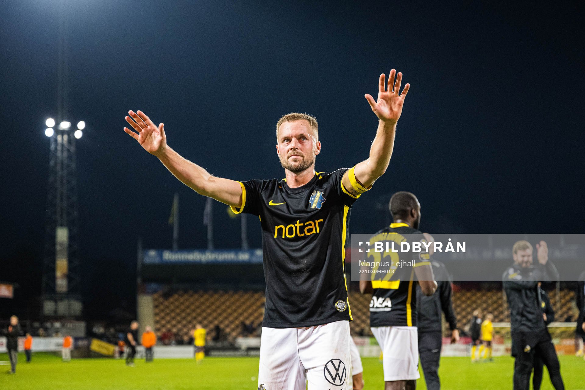 AIKs Sebastian Larsson jublar