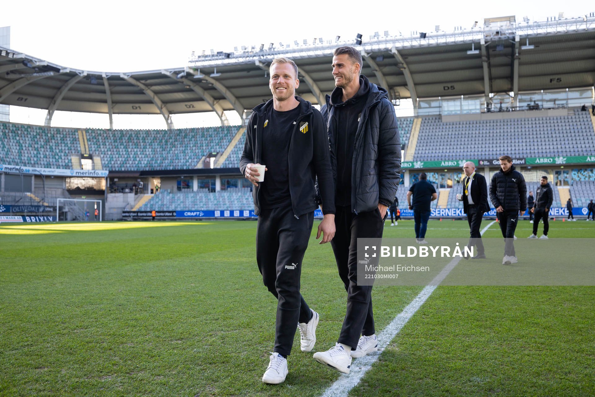 Häckens målvakt Peter Abrahamsson och Johan Hammar innan