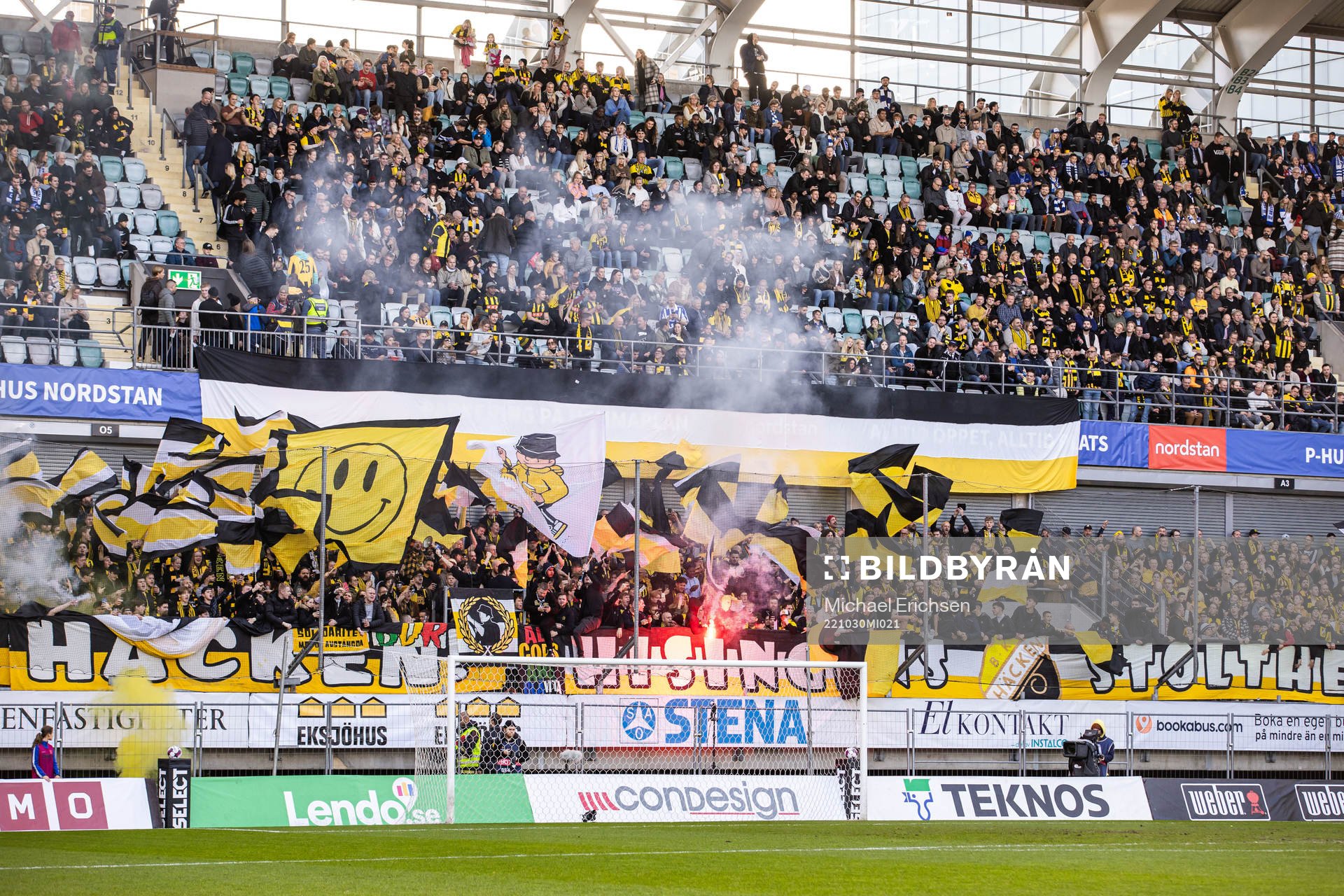 Häckens supportar inför fotbollsmatchen i Allsvenskan mellan IFK Göteborg och Häcken den 30 oktober 2022 i Göteborg. 