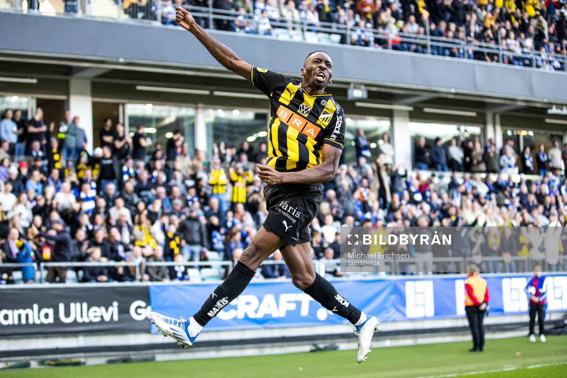 Häckens Blair Sebastian Turgott jublar