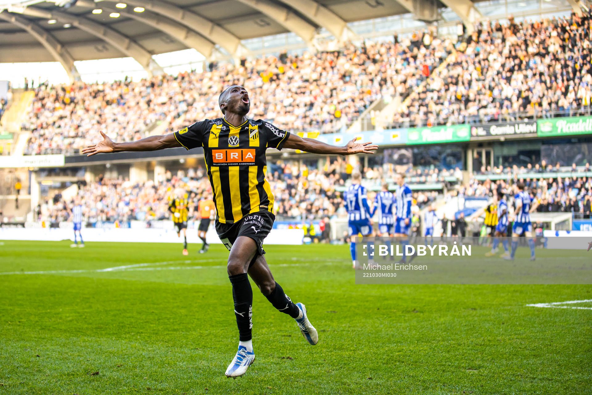 Häckens Blair Sebastian Turgott jublar