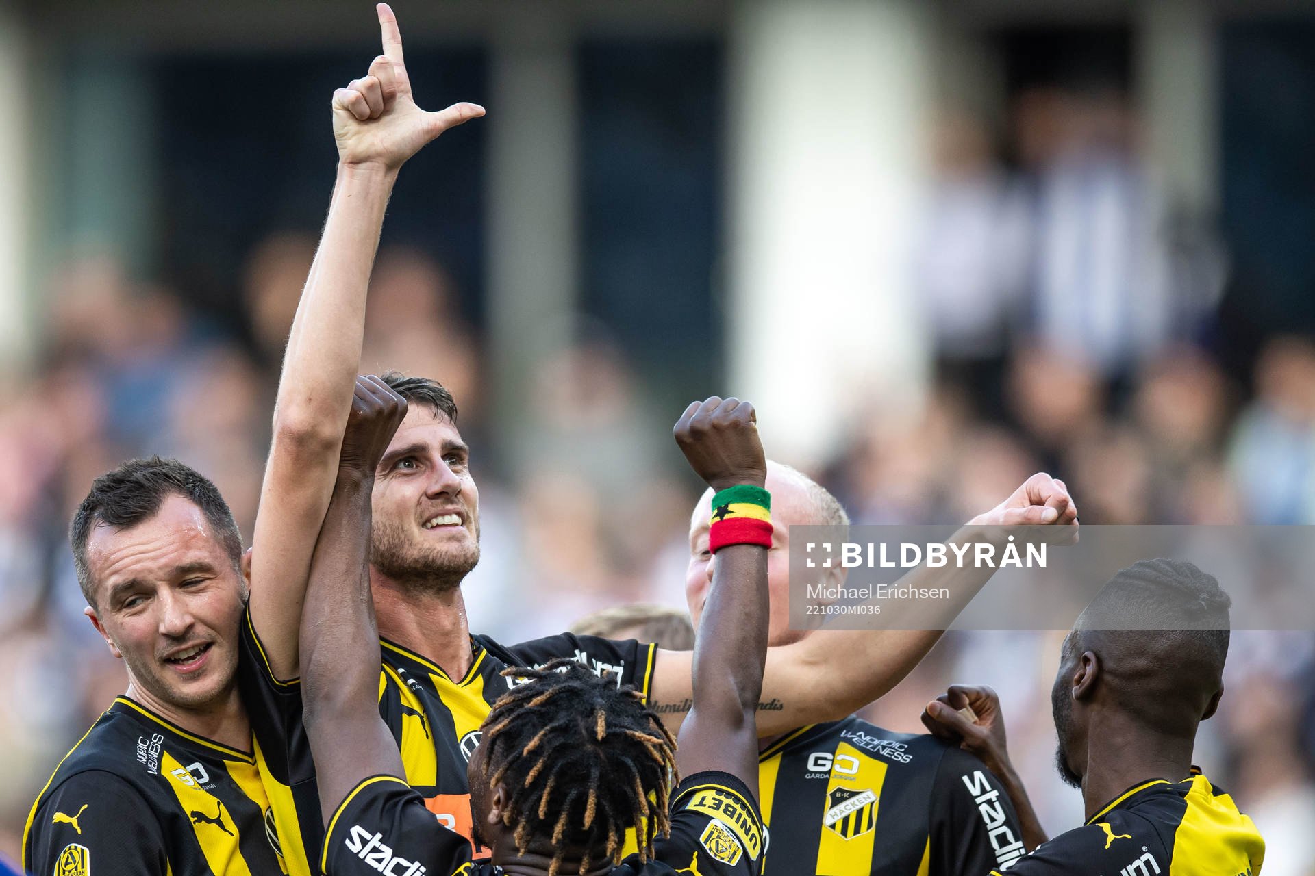 Häckens Johan Hammar jublar efter 0-2 under fotbollsmatchen i Allsvenskan mellan IFK Göteborg och Häcken den 30 oktober 2022 i Göteborg.