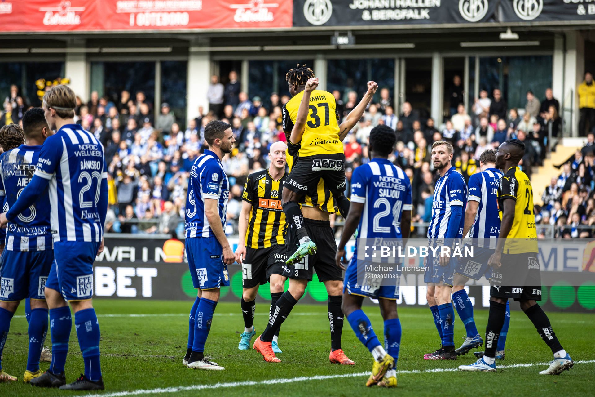 Häckens Johan Hammar jublar