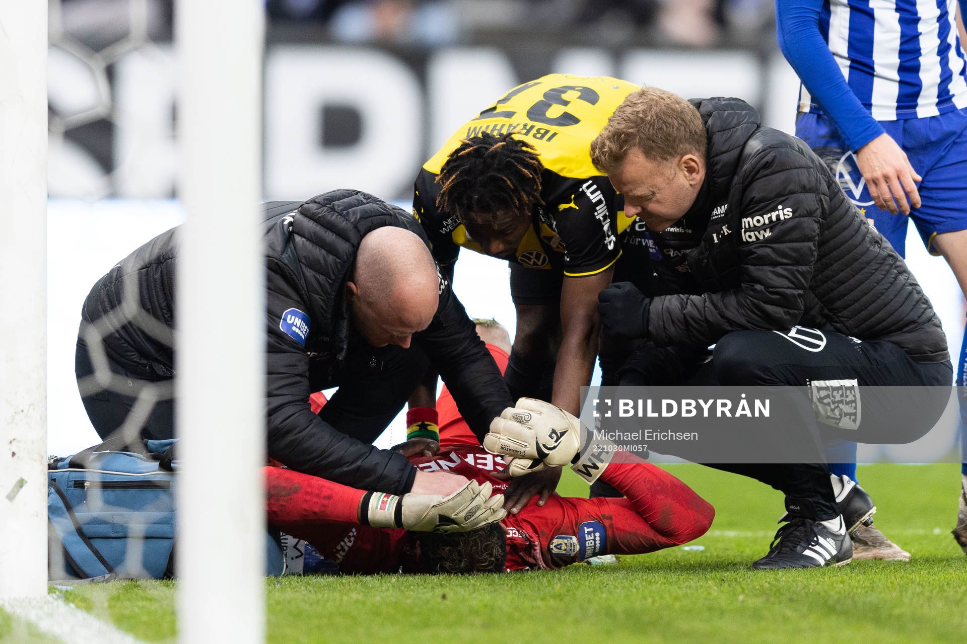 IFK Göteborgs målvakt Warner Hahn har ont