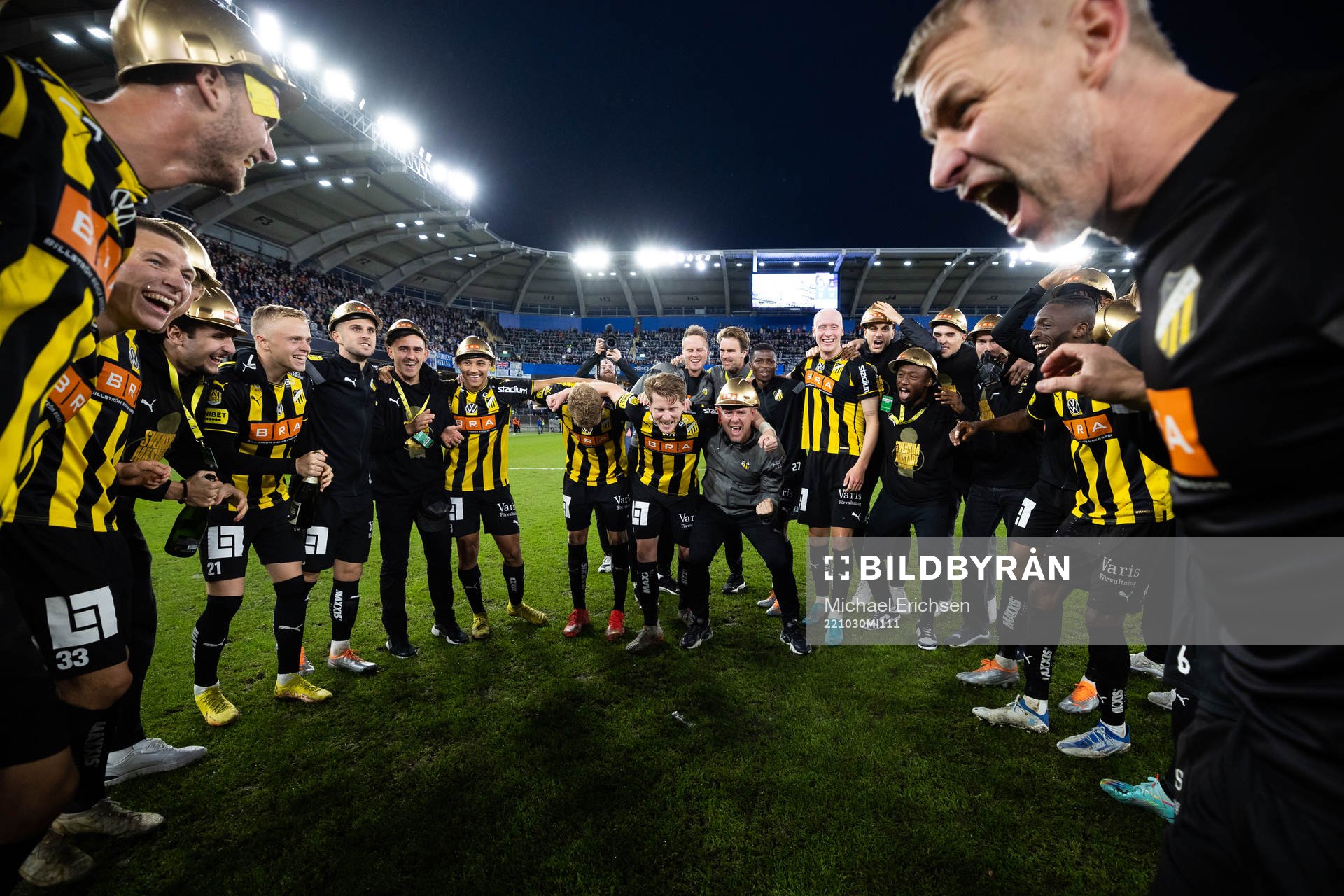 Häckens spelare jublar