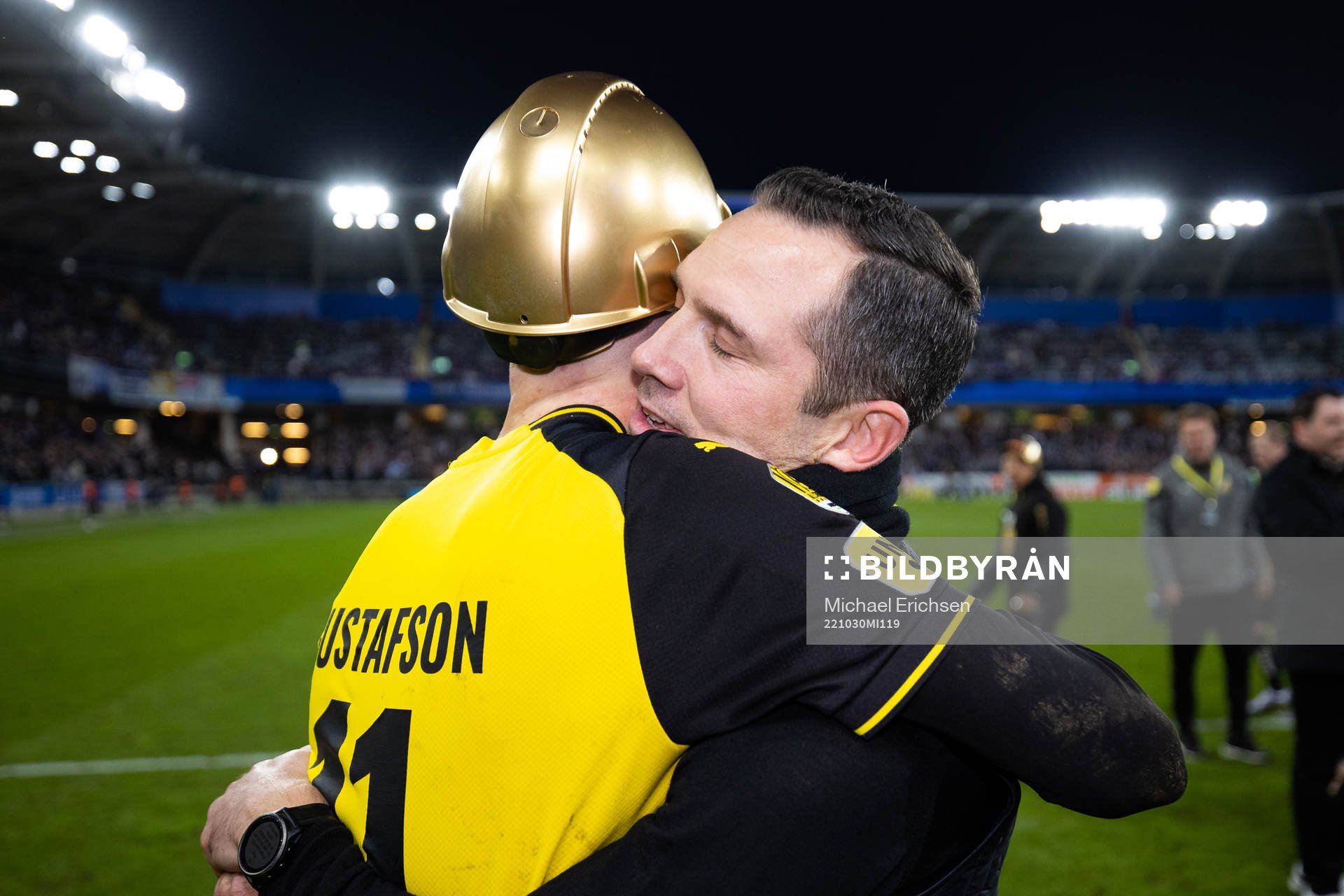Häckens Samuel Gustafson och sportchef Martin Ericsson