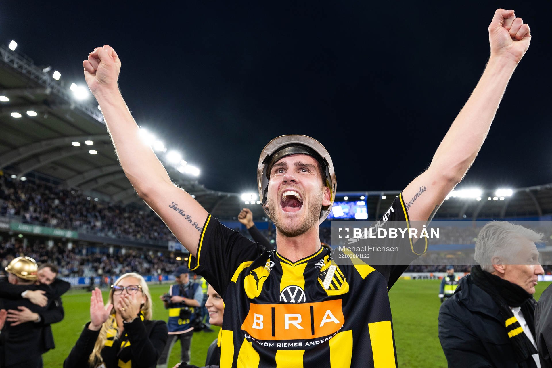 Häckens Johan Hammar jublar
