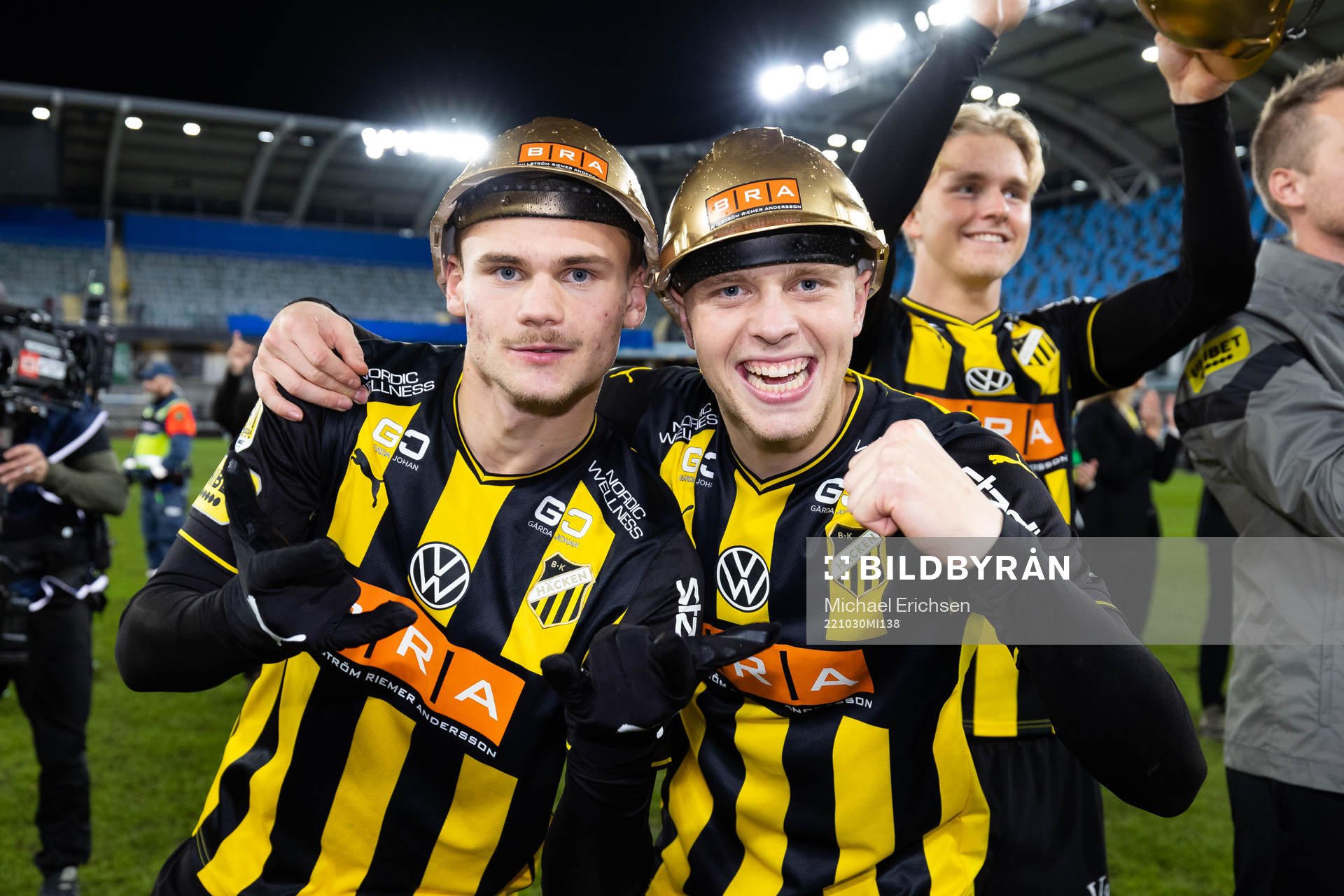 Häckens Oscar Uddenäs och Tomas Olai Totland  jublar