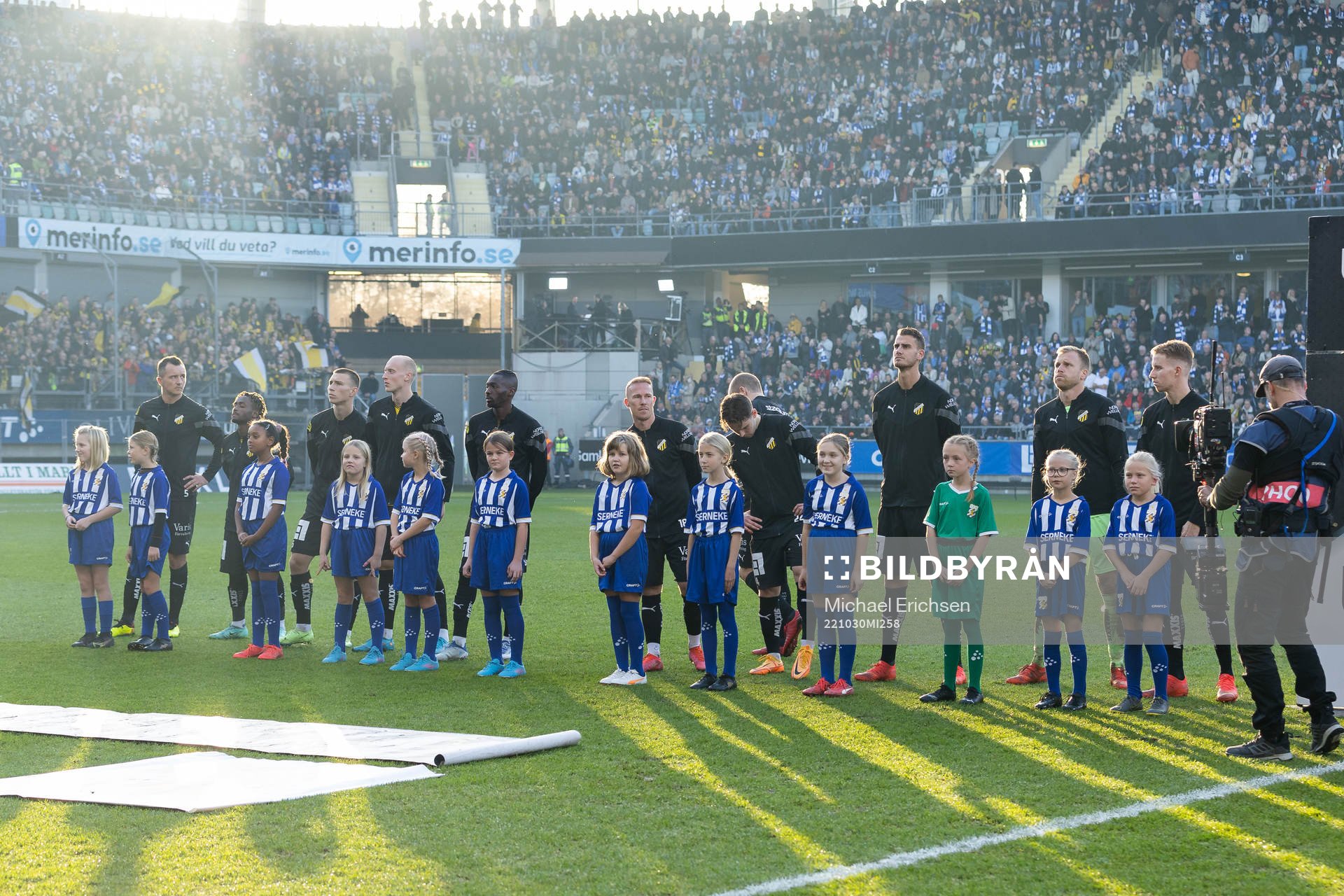 Häcken på line up innan fotbollsmatchen i Allsvenskan