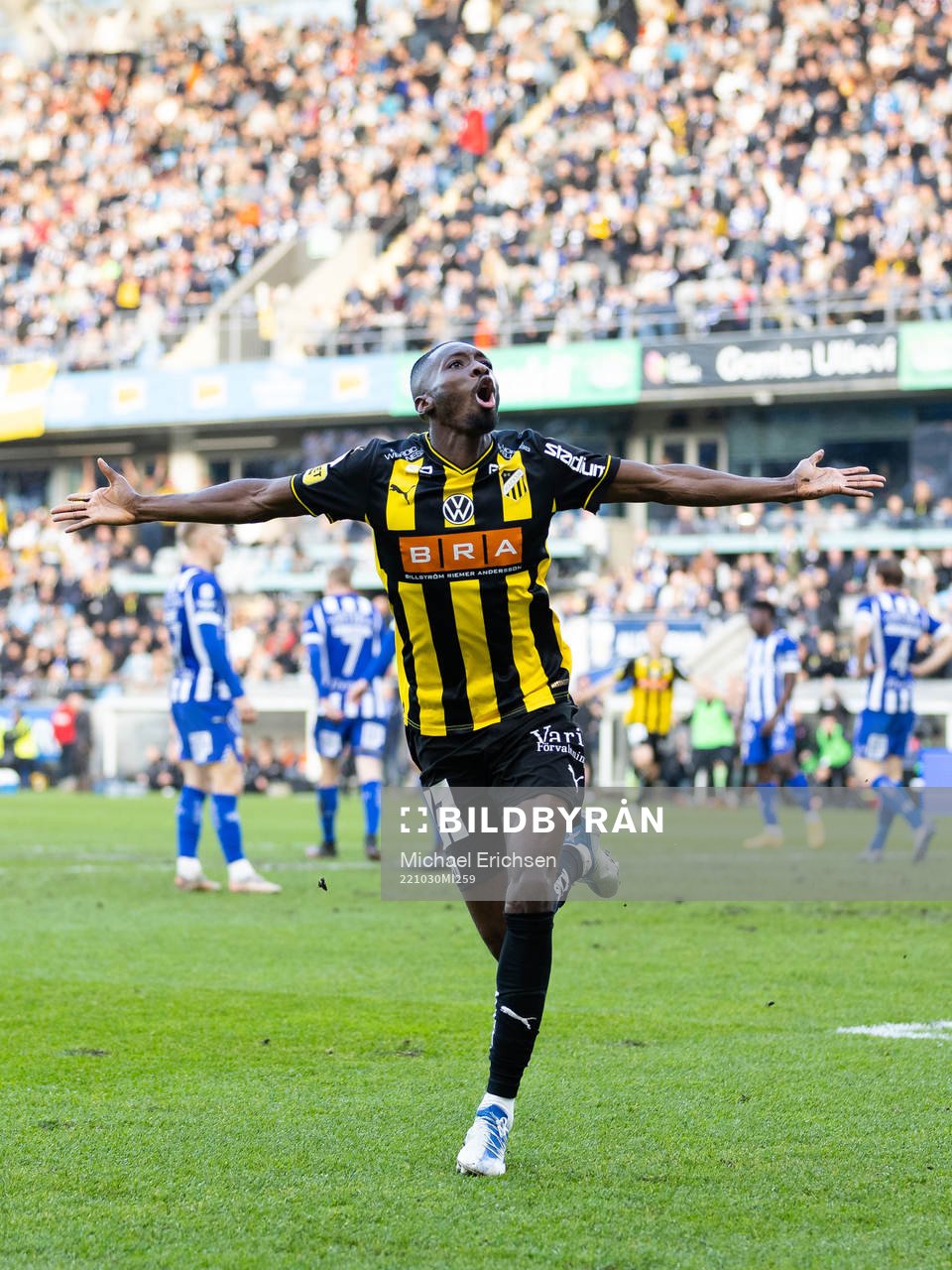 Häckens Blair Sebastian Turgott jublar