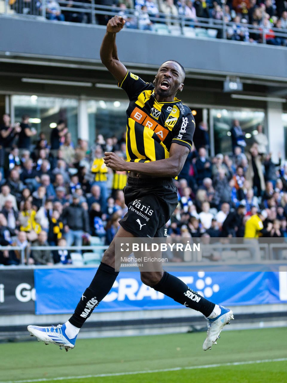 Häckens Blair Sebastian Turgott jublar