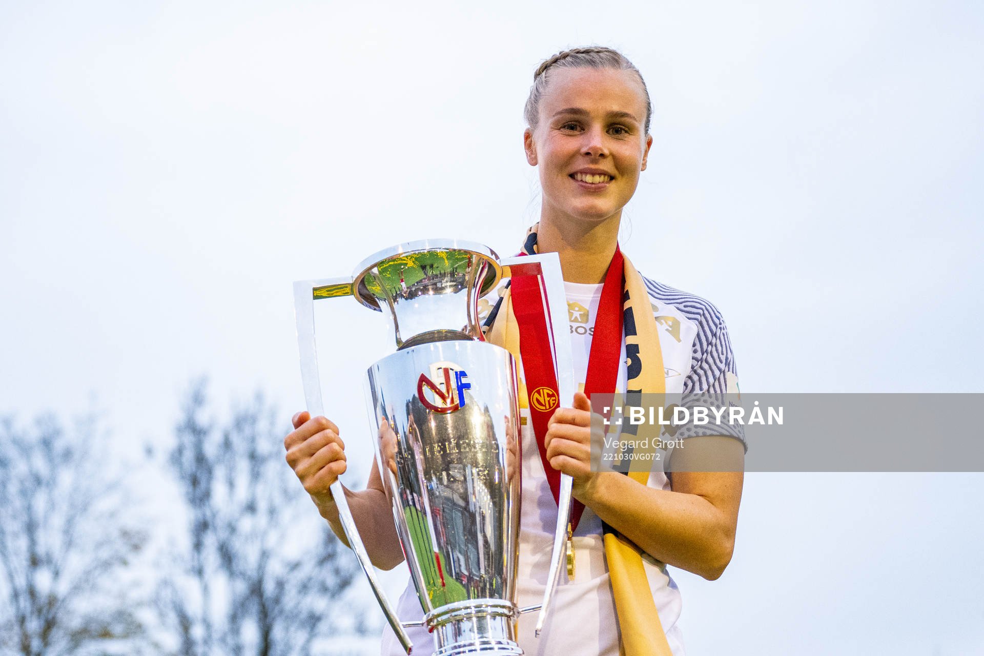Nora Eide Lie of Brann celebrates with the trophy