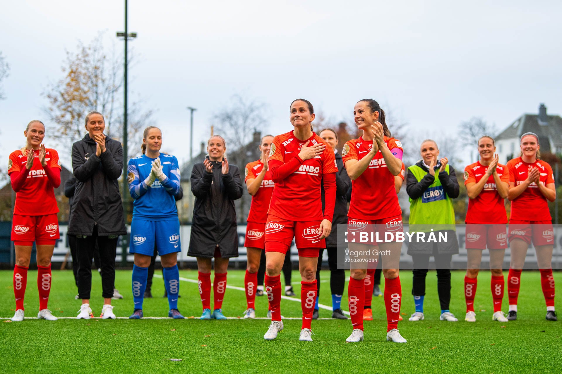 Ingrid Ryland, Tuva Hansen and players of Brann