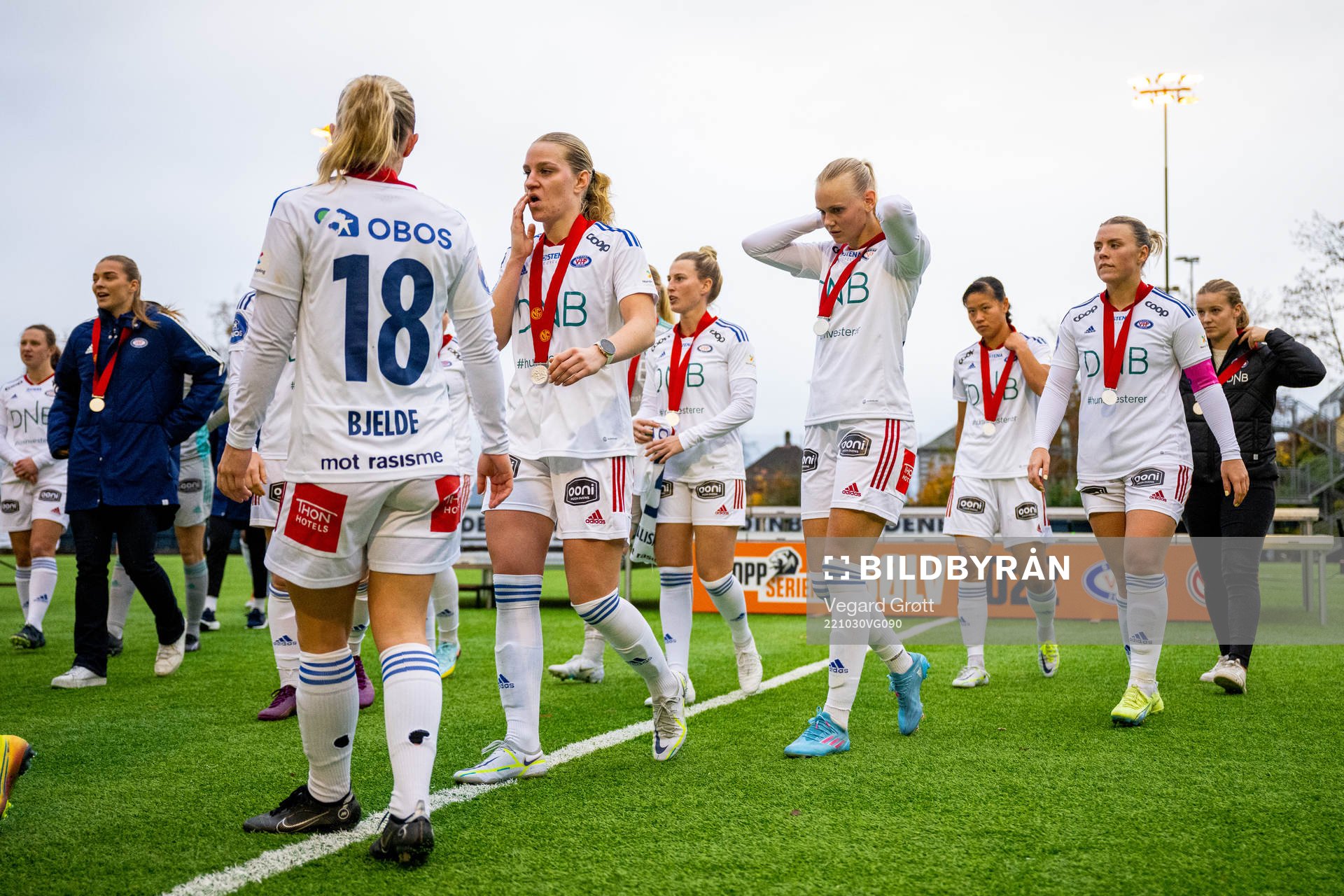 Karina Sævik and Ingibjörg Sigurdardottir of Vålerenga