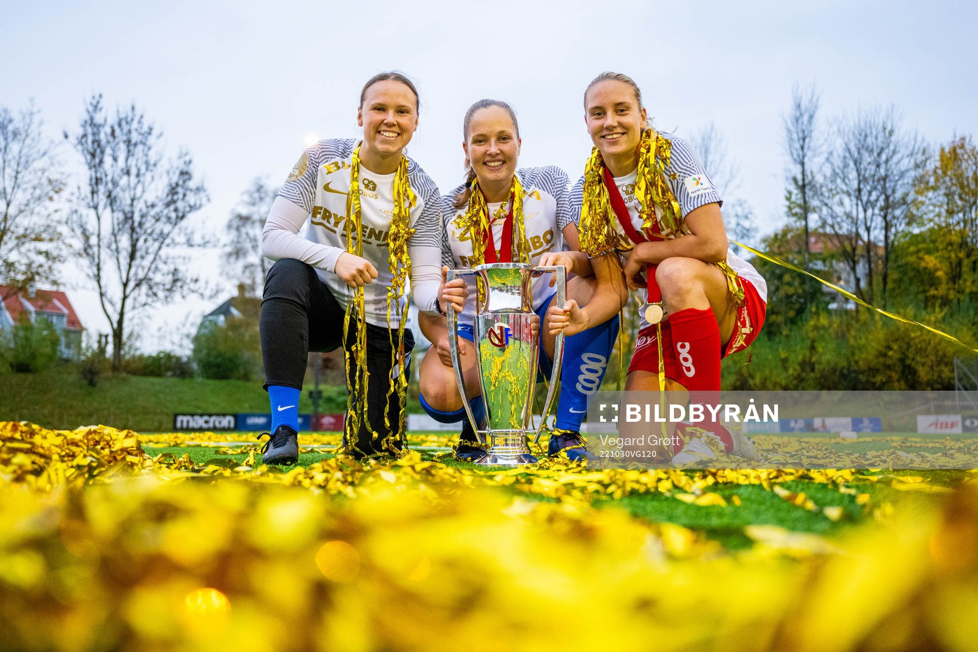 Goalkeeper Sandra Stavenes, goalkeeper Aurora Mikalsen and