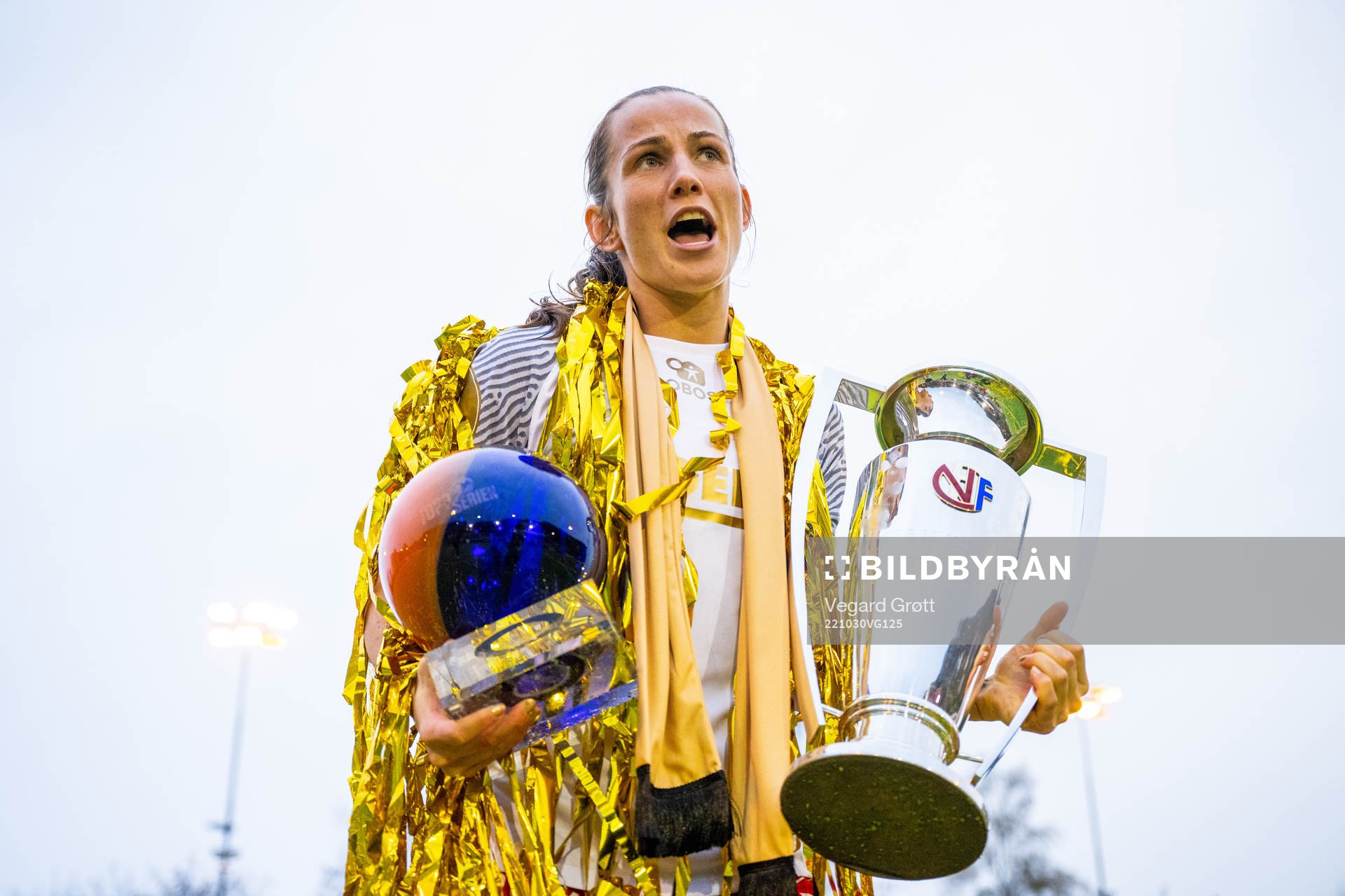 Tuva Hansen of Brann celebrates with the trophy and the