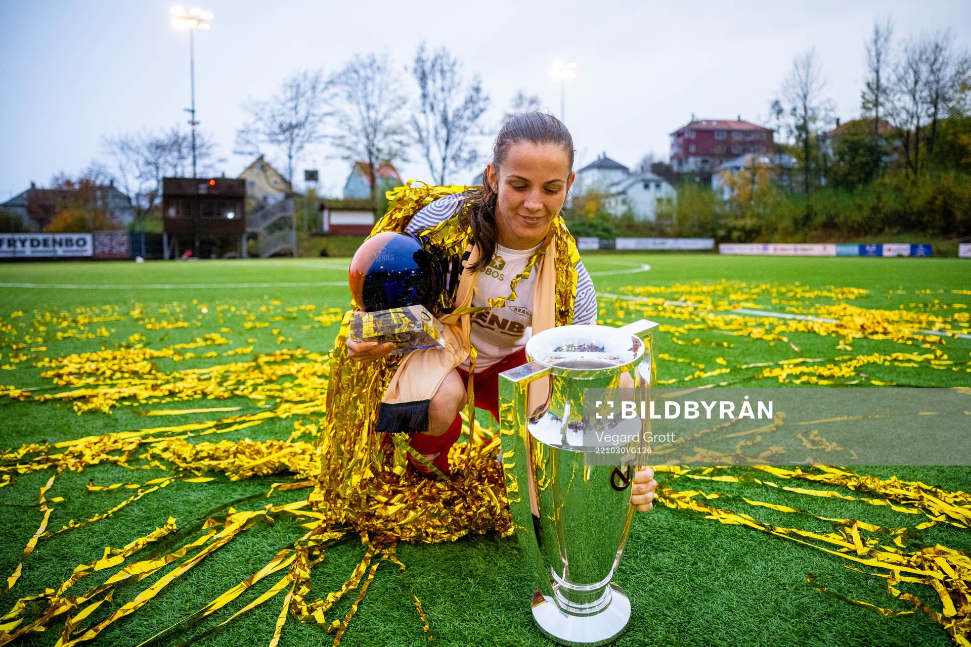 Tuva Hansen of Brann celebrates with the trophy