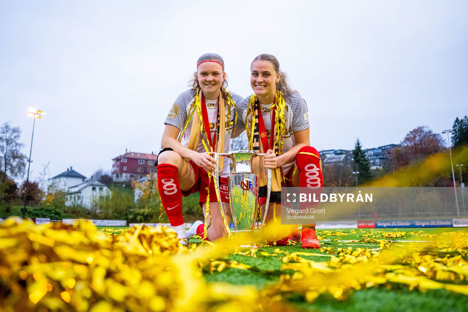 Signe Gaupset and Svava Ros Gudmundsdottir of Brann