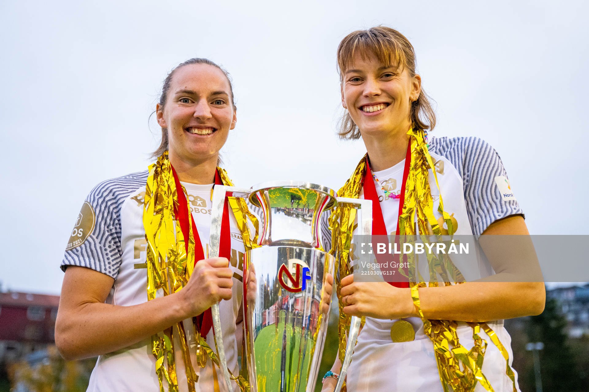 Marit Bratberg Lund and Rakel Engesvik of Brann celebrate