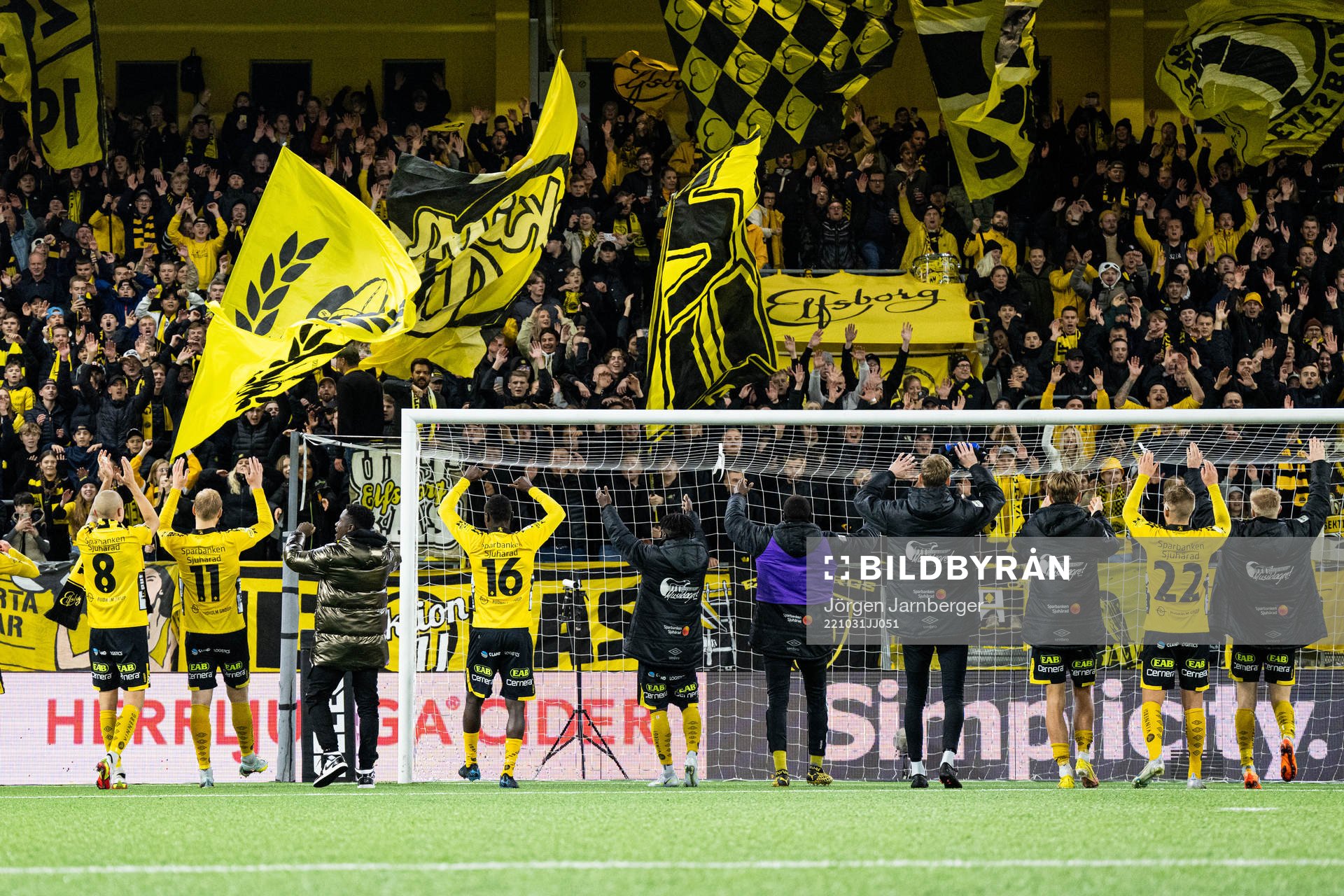 Elfsborgs spelare tackar supportrarna