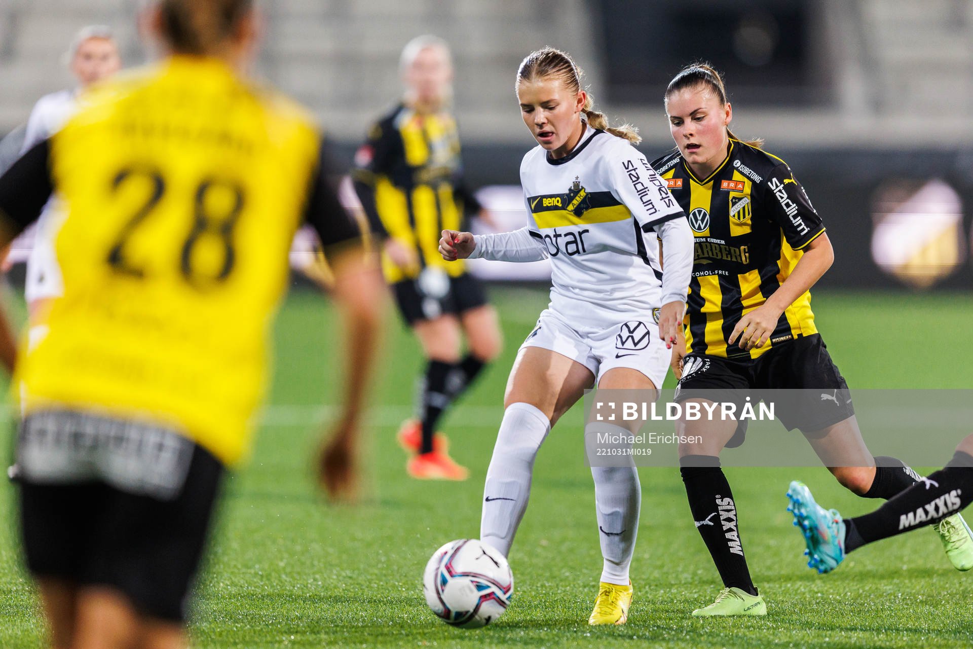 AIKs Matilda Nilden och Häckens Hanna Wijk