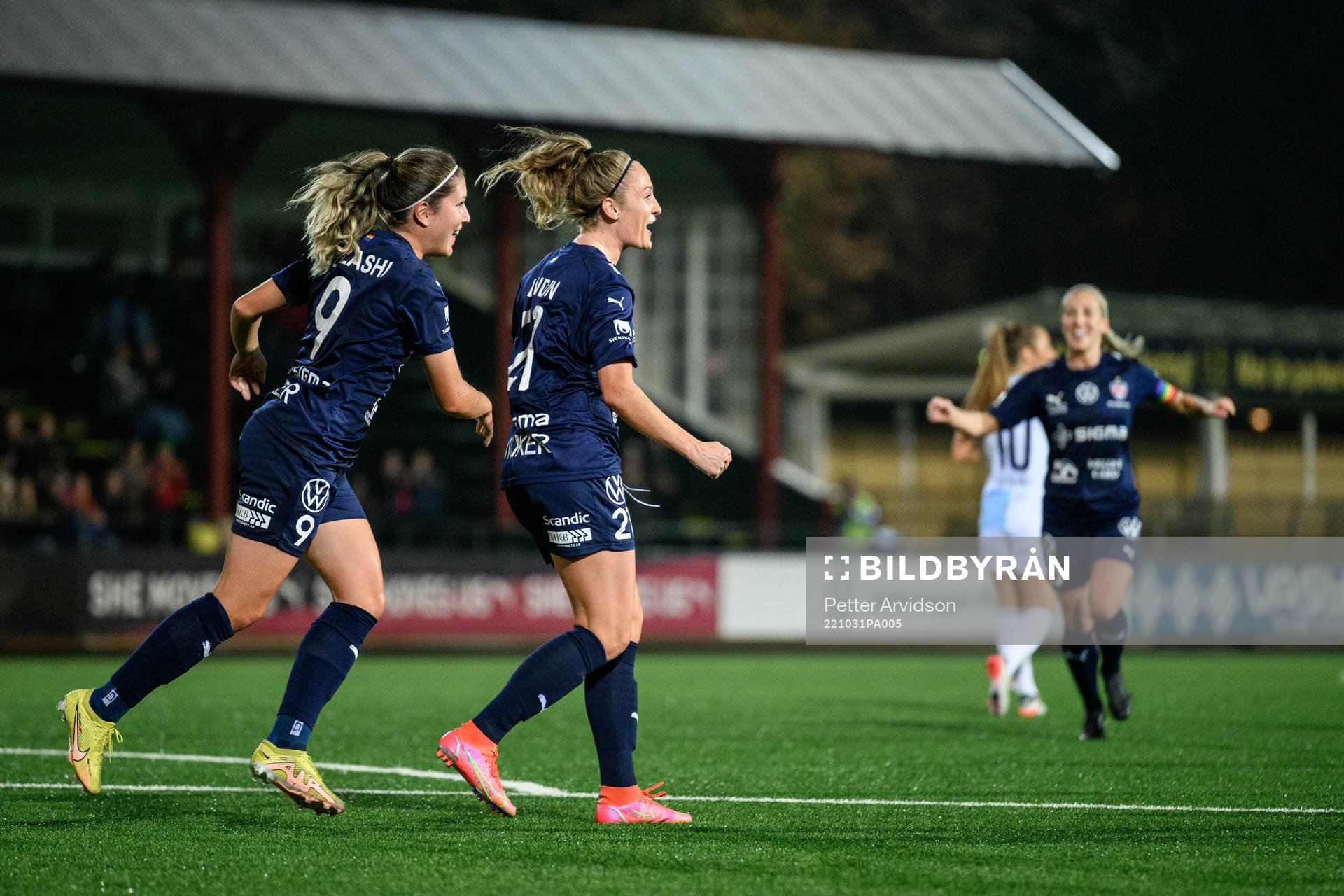 FC Rosengårds Karin Lundin jublar