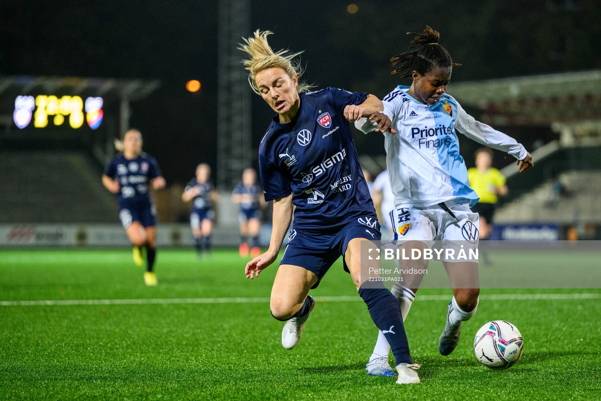 FC Rosengårds Mimmi Larsson och Djurgårdens Portia Boakye