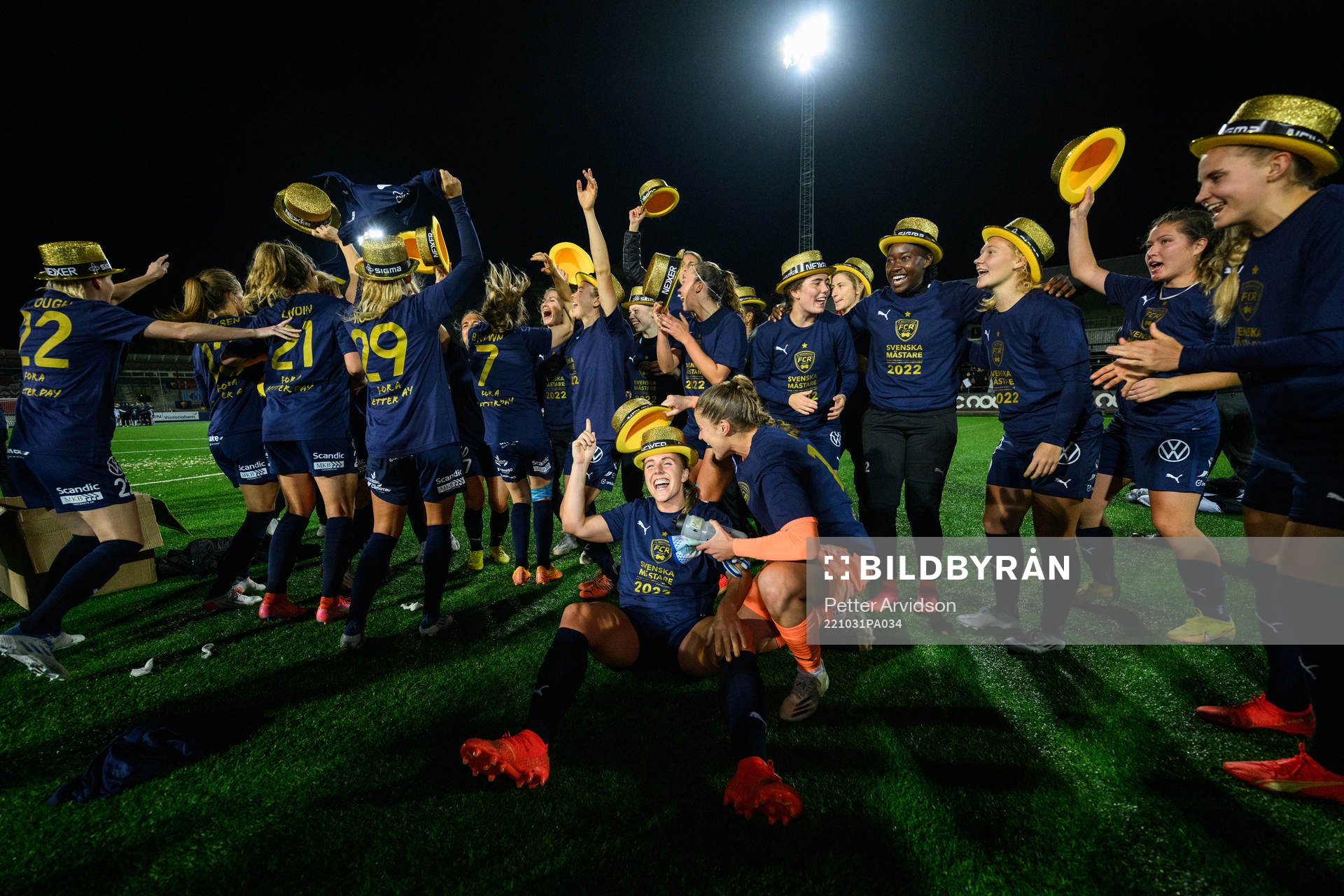 FC Rosengårds spelare jublar