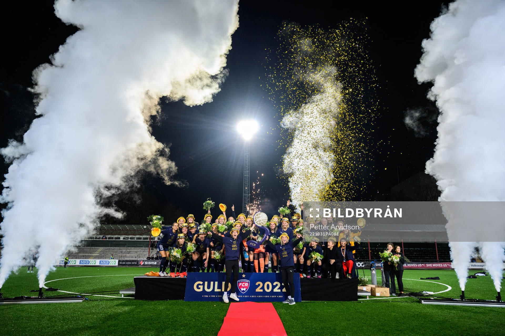 FC Rosengårds spelare jublar