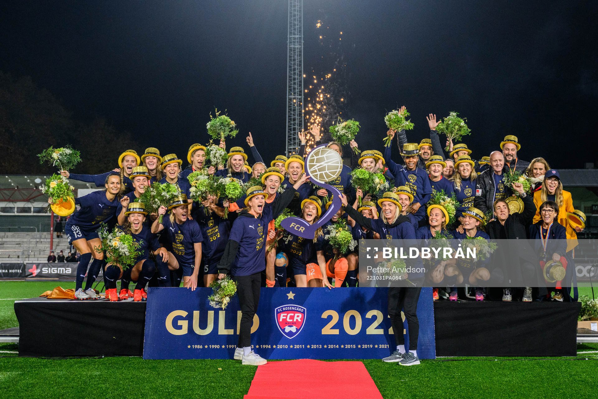 FC Rosengårds spelare jublar