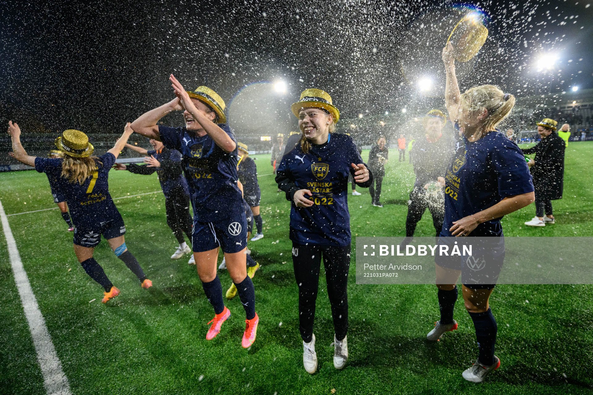 FC Rosengårds spelare jublar