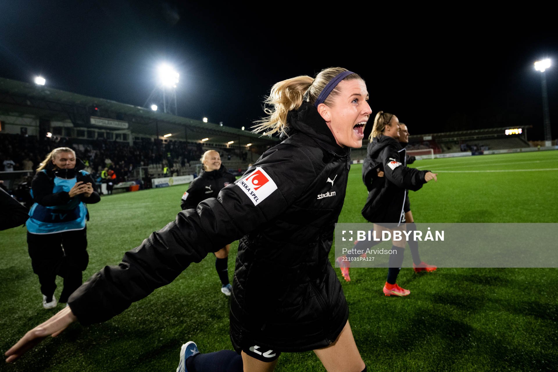 FC Rosengårds Olivia Schough jublar