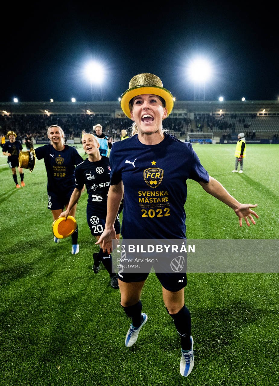 FC Rosengårds Olivia Schough jublar