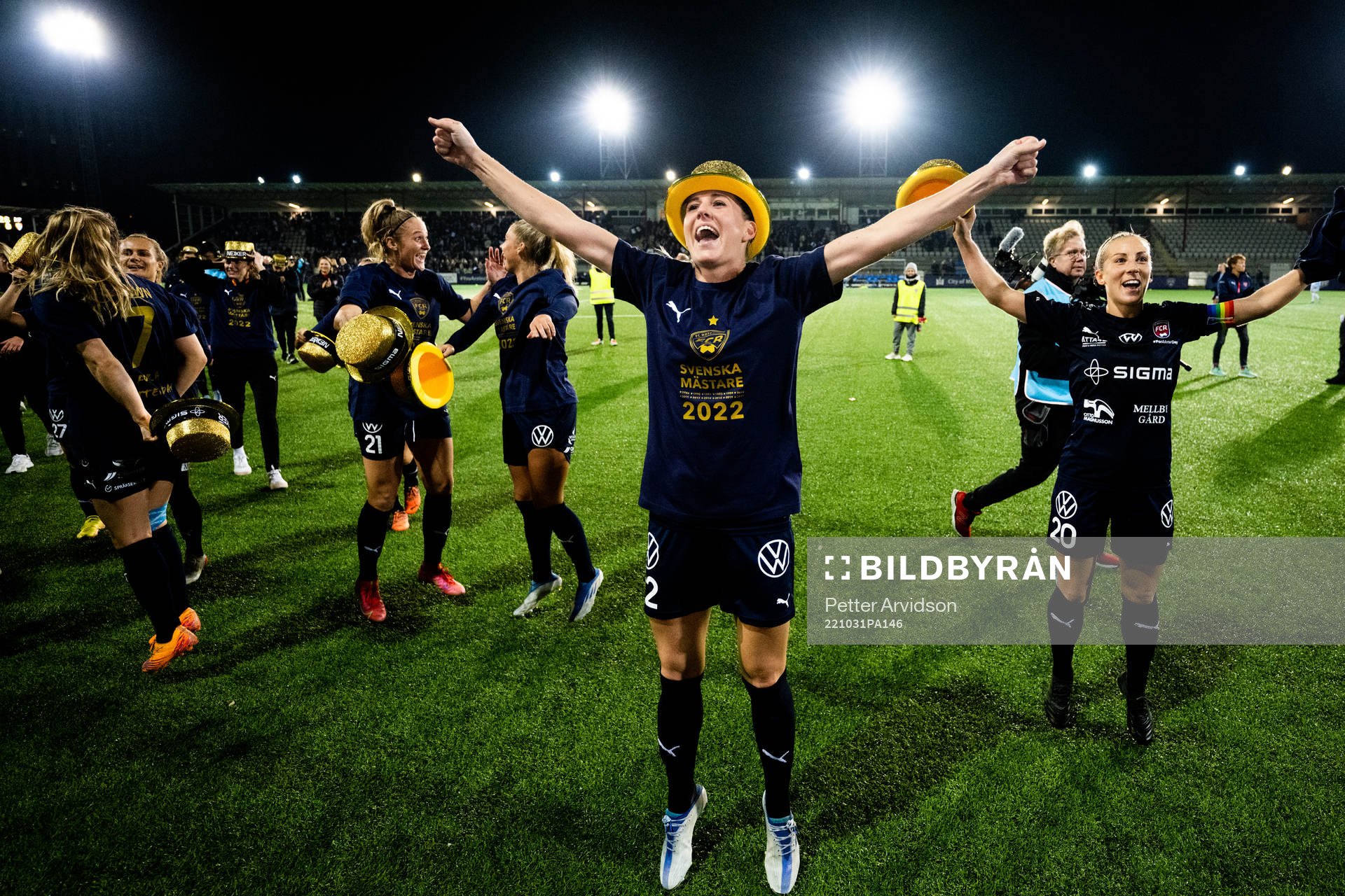 FC Rosengårds Olivia Schough jublar