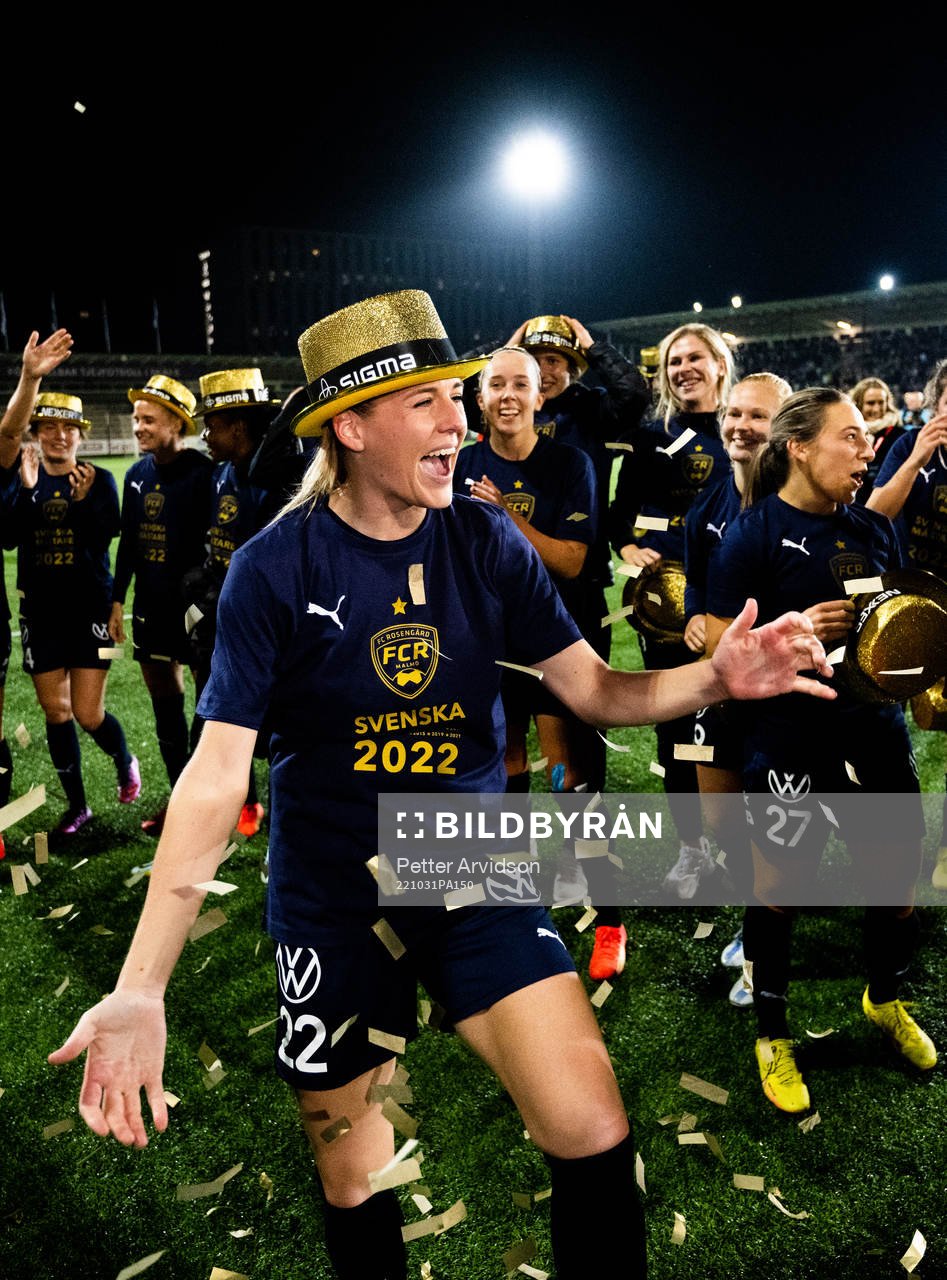 FC Rosengårds Olivia Schough jublar