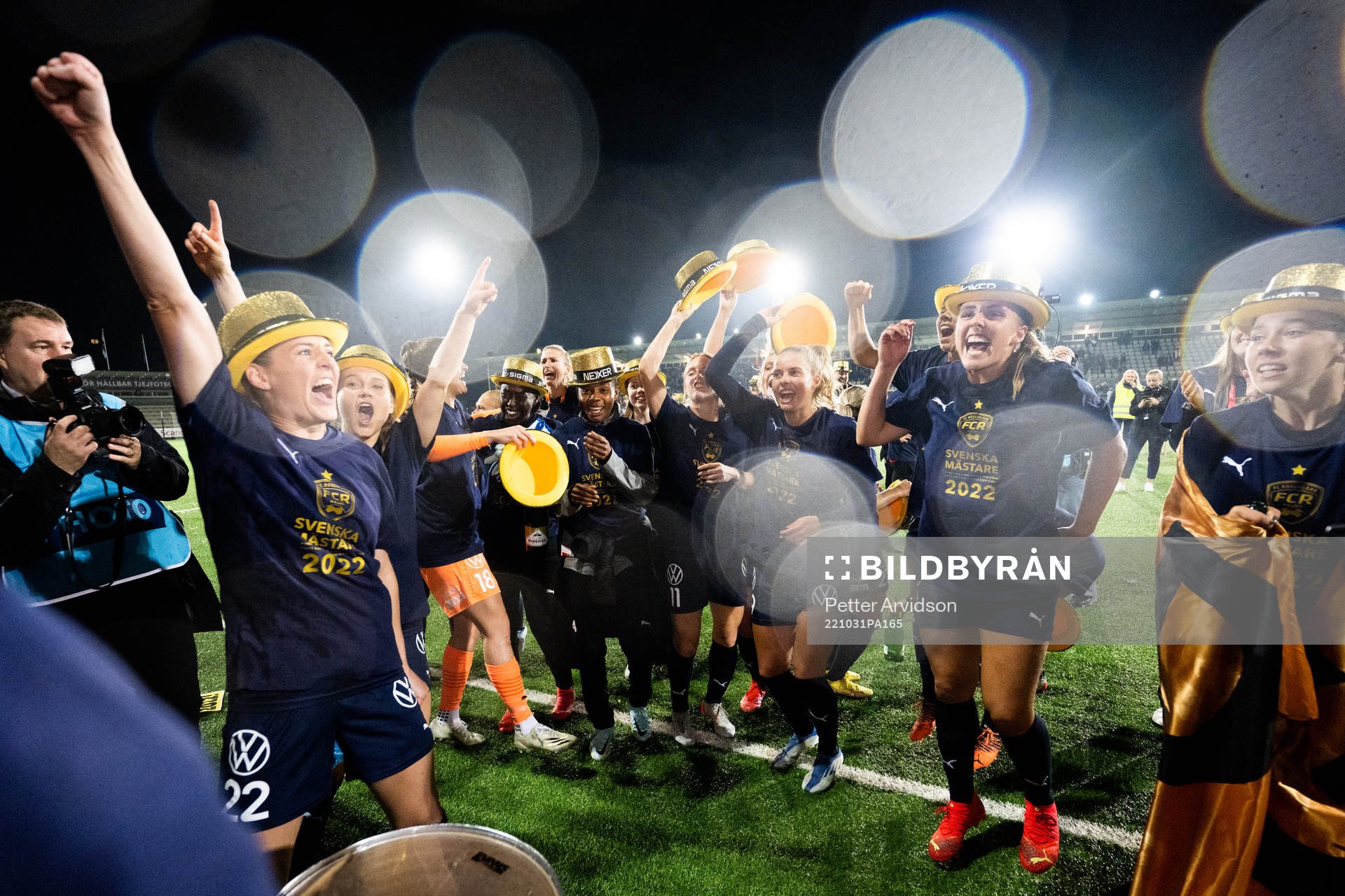 FC Rosengårds Olivia Schough och Gudrun Arnardottir jublar