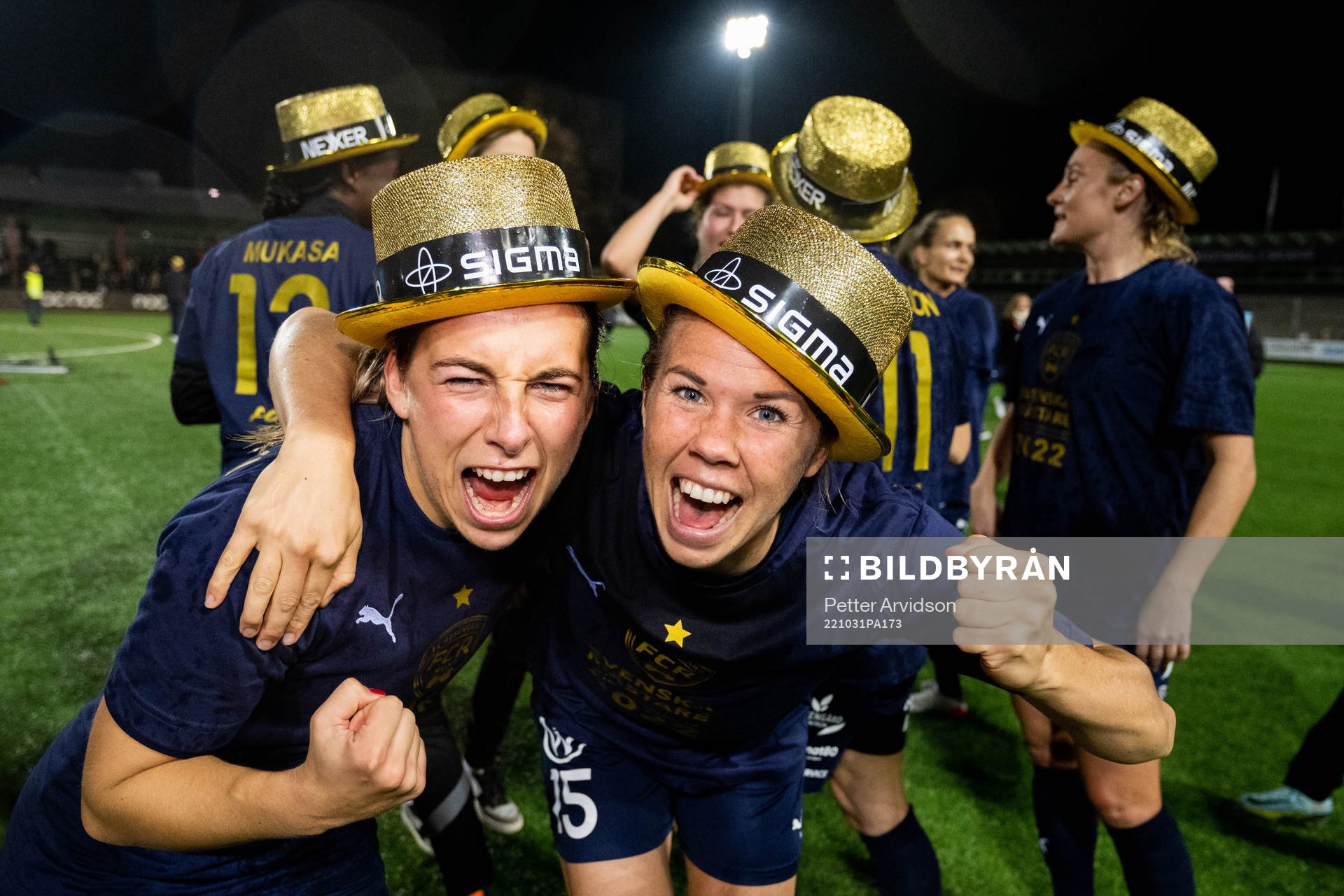 FC Rosengårds Gina Chmielinski och Jessica Wik jublar
