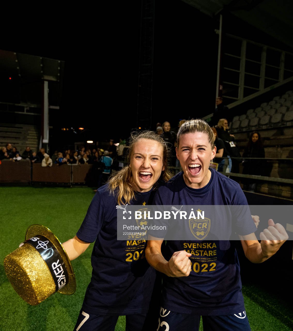 FC Rosengårds Fiona Brown och Olivia Schough jublar