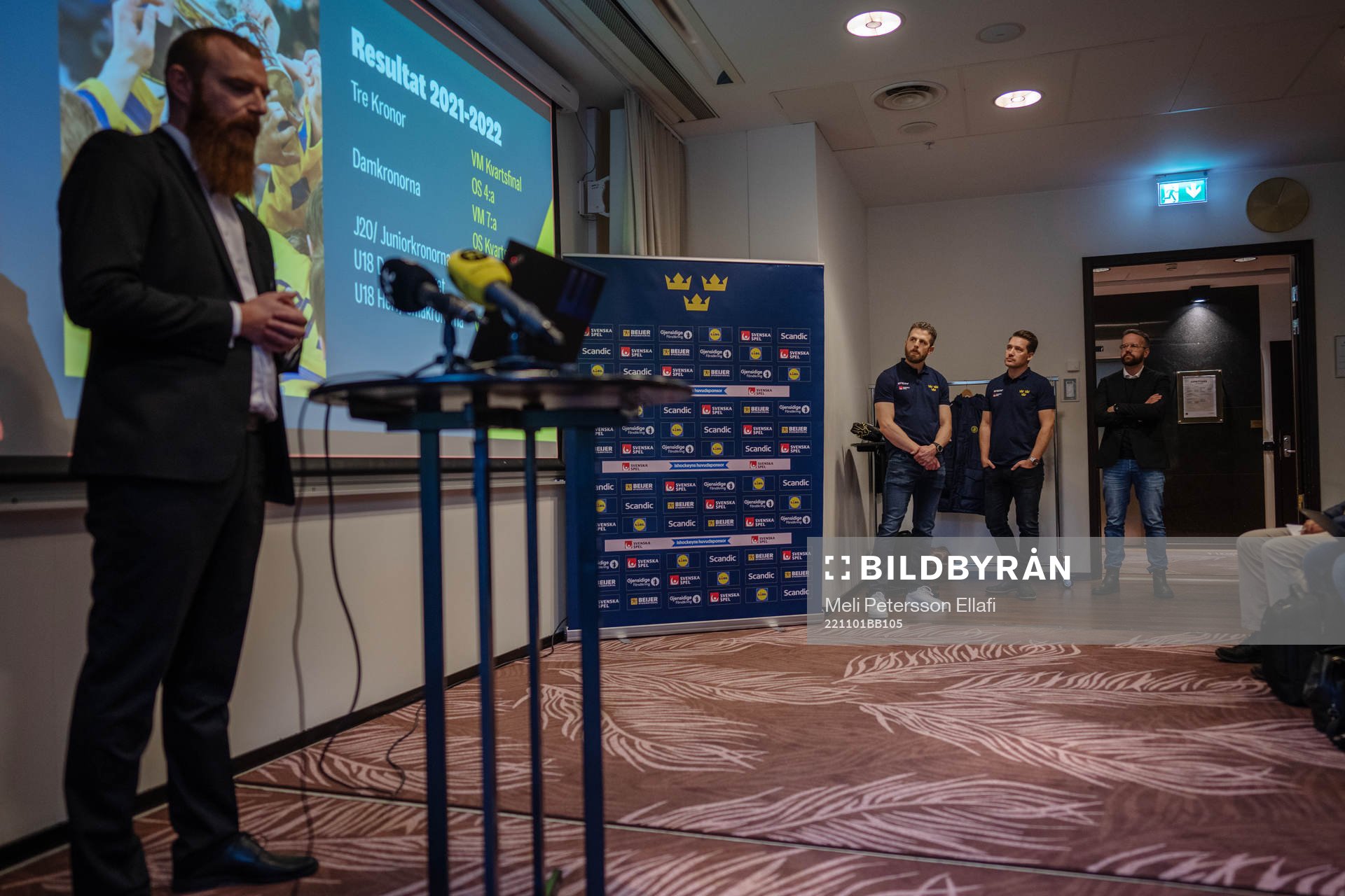 Sveriges förbundskaptener Sam Hallam (t h) och Ulf