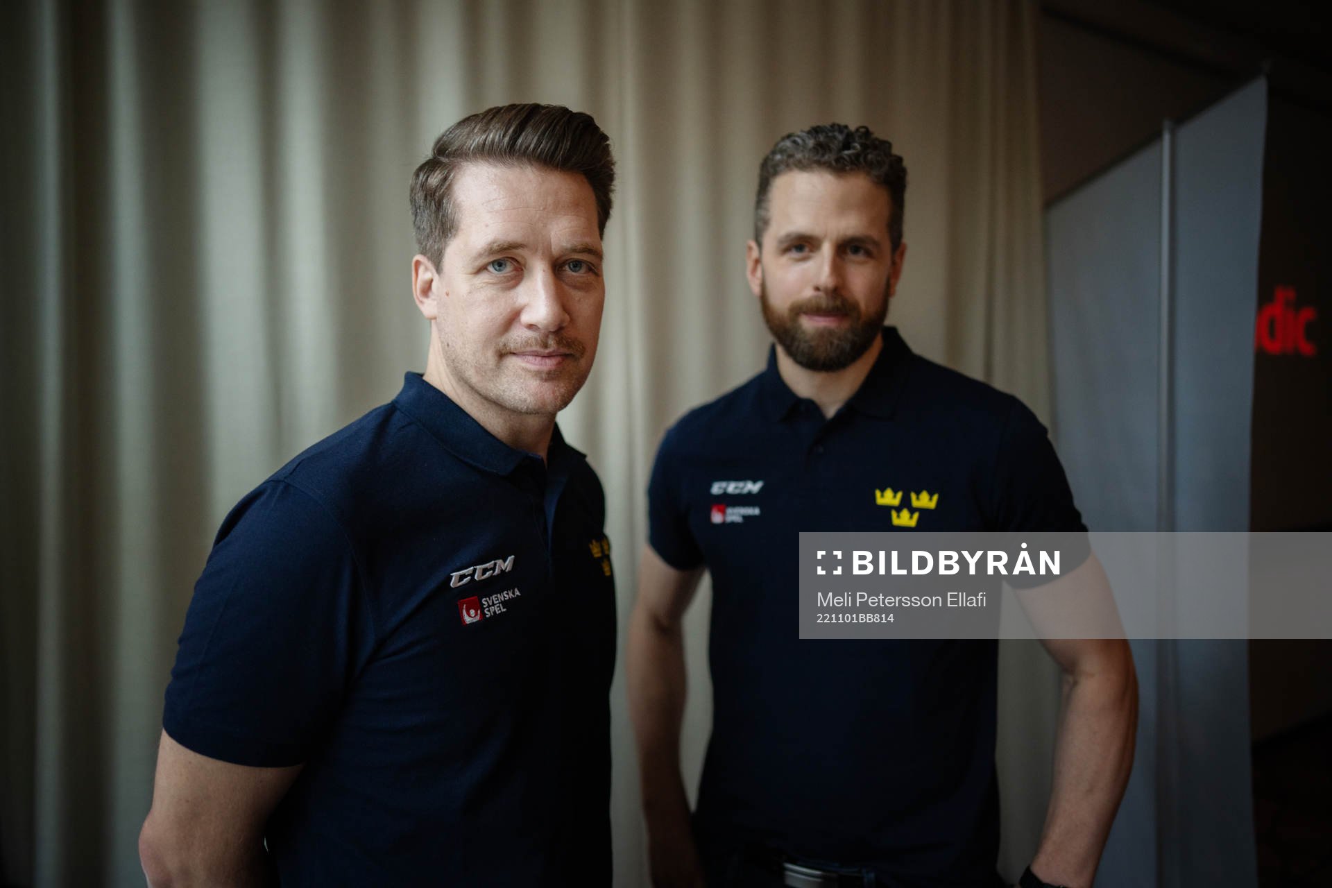 Sveriges förbundskaptener Sam Hallam (herr) och Ulf