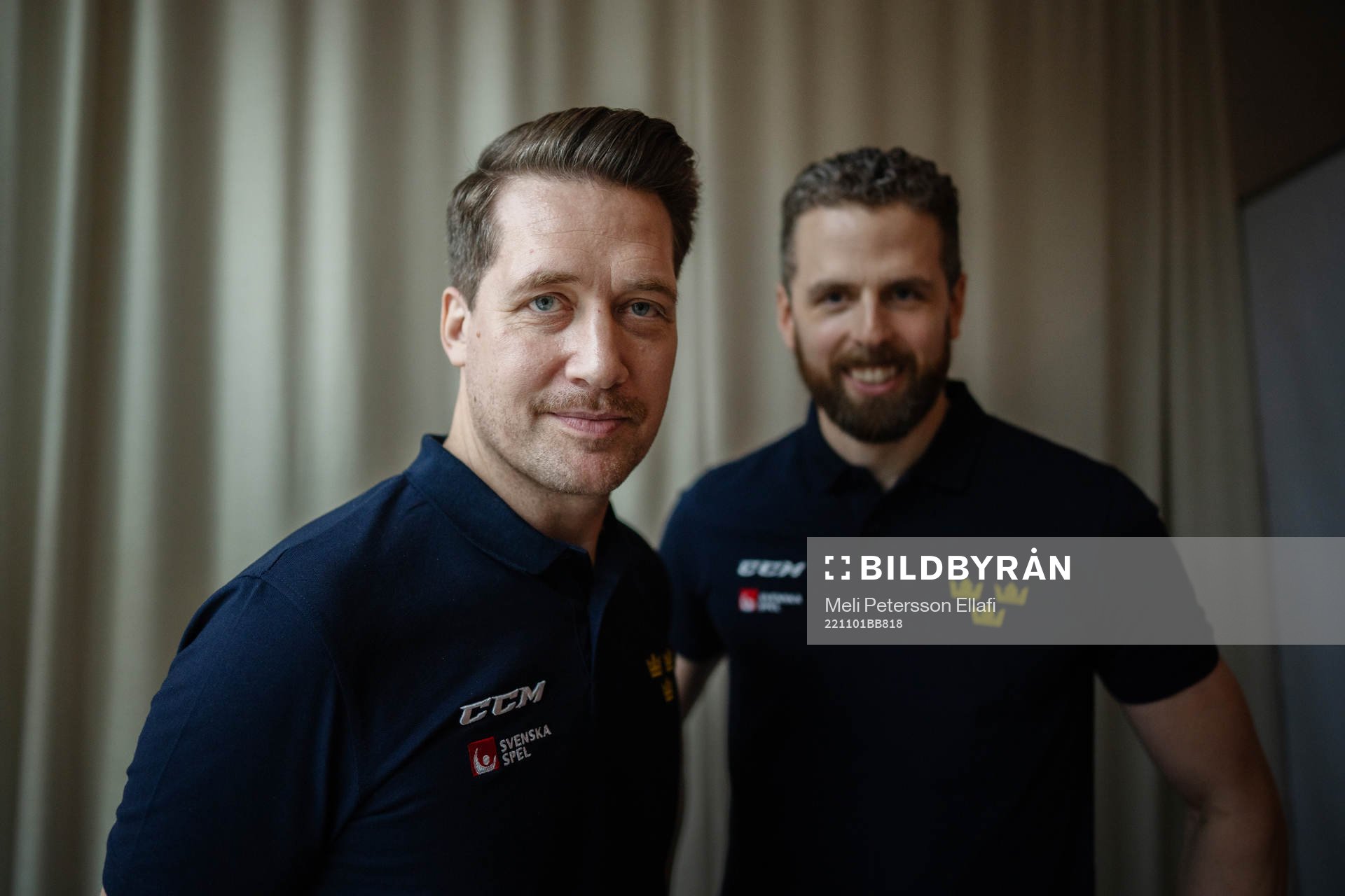 Sveriges förbundskaptener Sam Hallam (herr) och Ulf