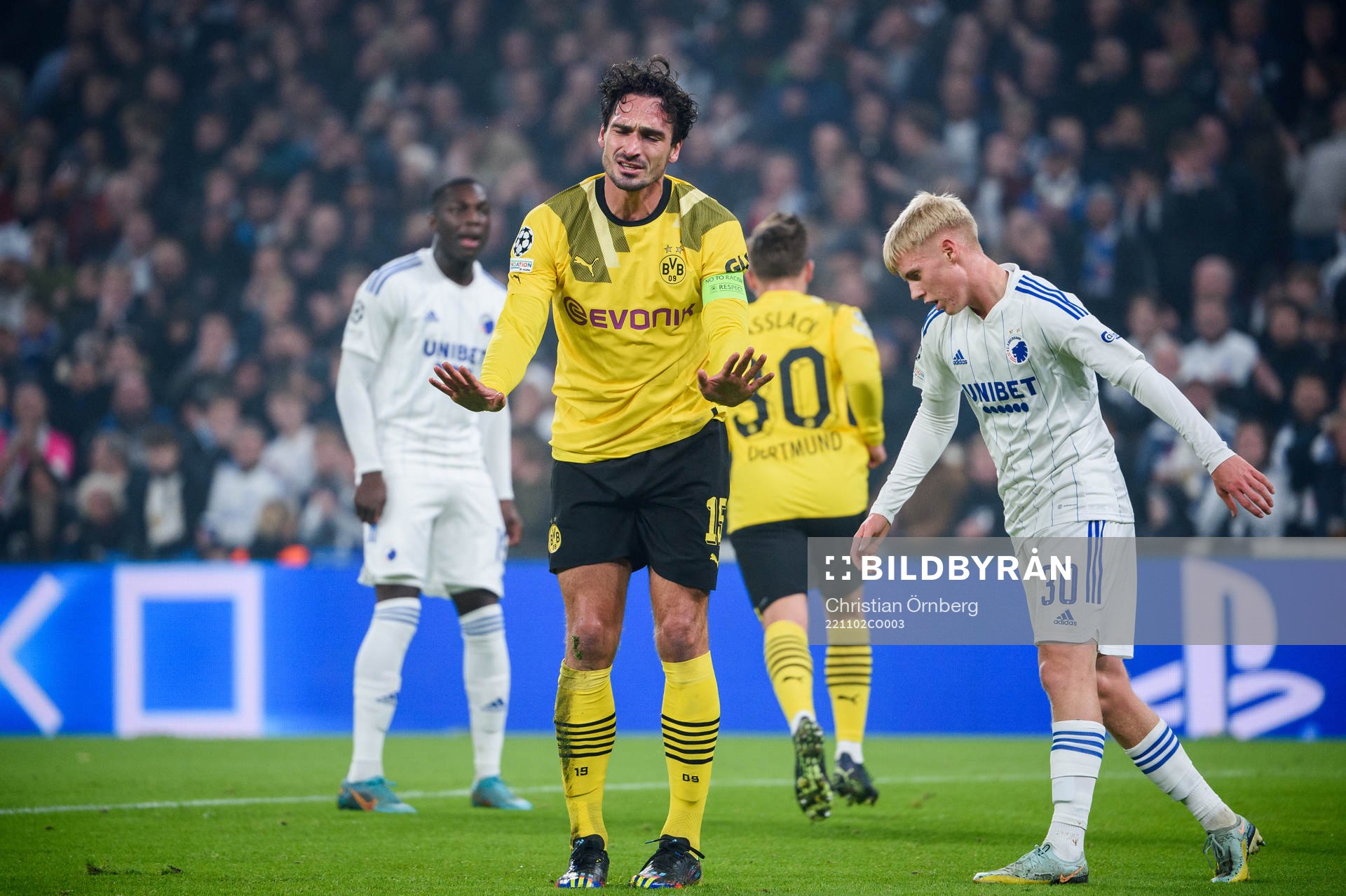 Mats Hummels of Dortmund looks dejected