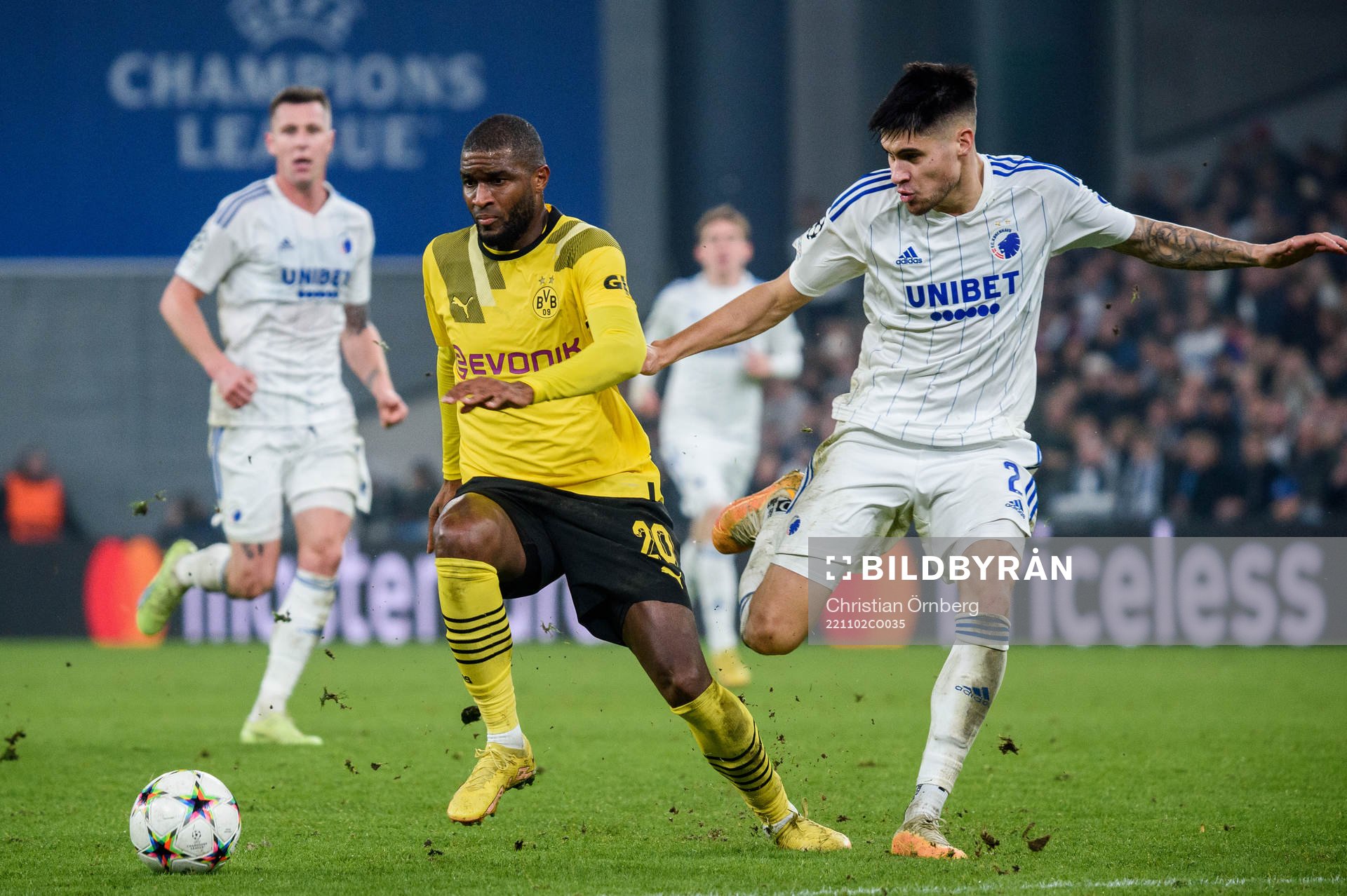 Anthony Modeste of Dortmund and Kevin Diks of FC Copenhagen