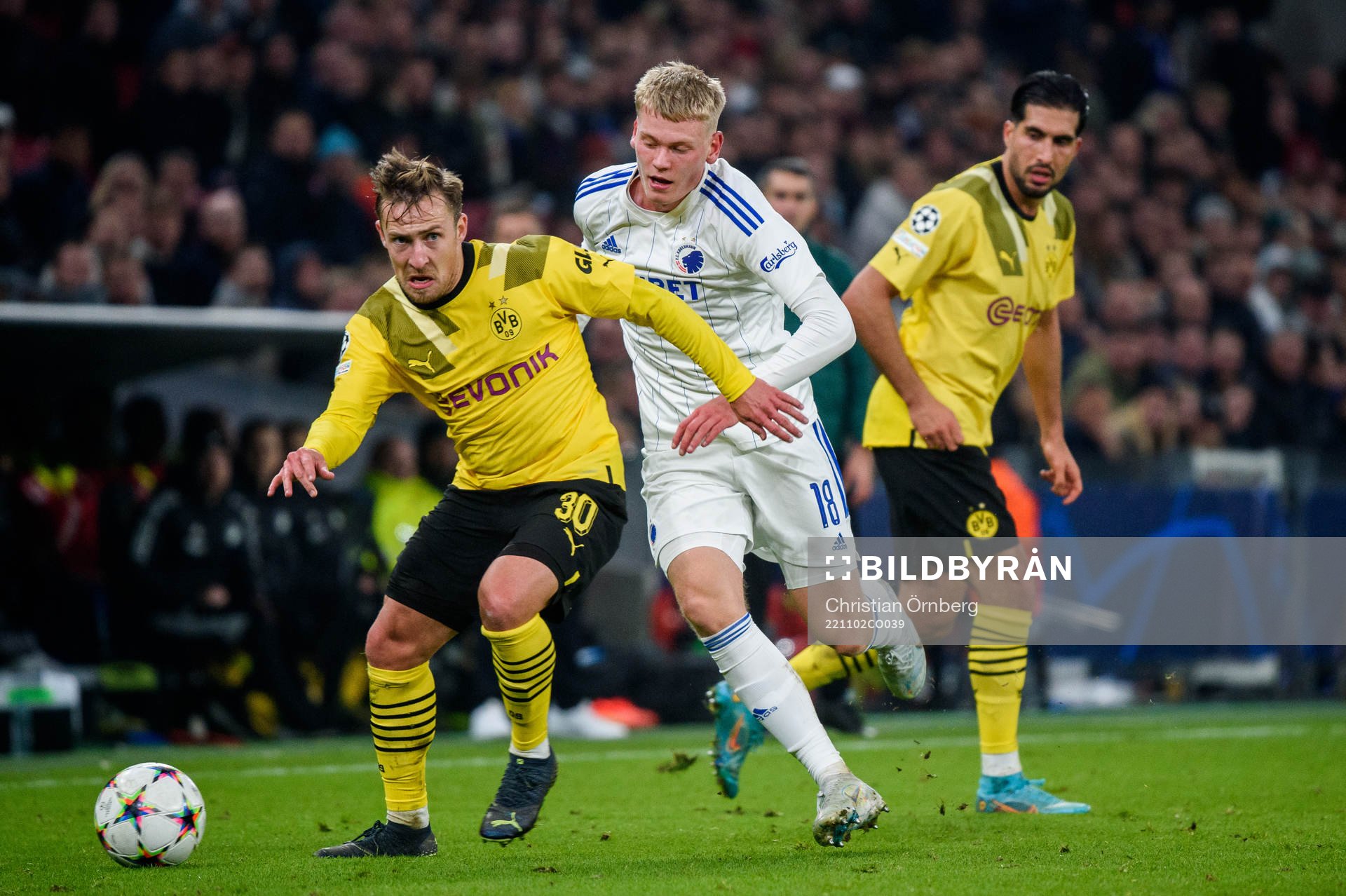 Felix Passlack of Dortmund and Orri Oskarsson of FC
