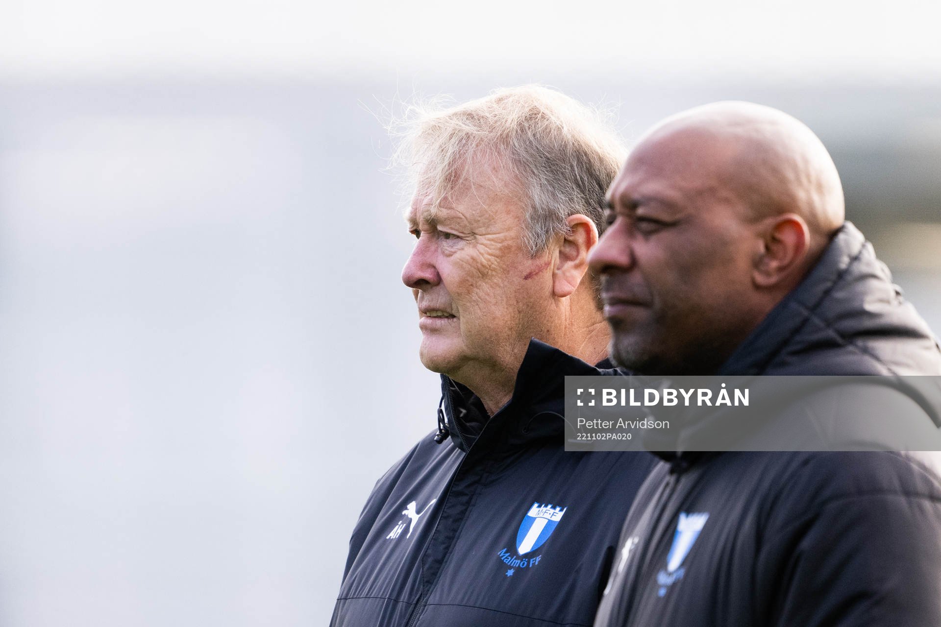 Head coach Åge Hareide and assistant coach Jeffrey Aubynn during a training session with Malmö FF on November 2, 2022 in Malmö. 