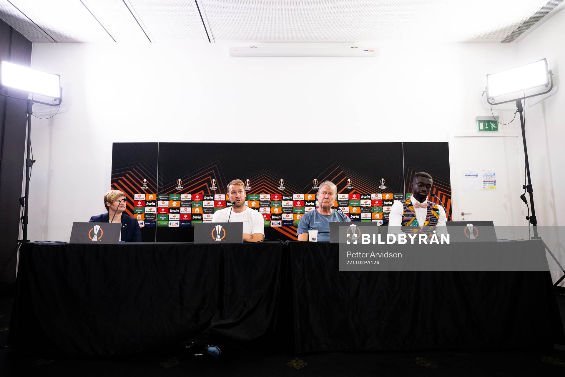 Press officer Frida Ardemark, Ola Toivonen and head coach