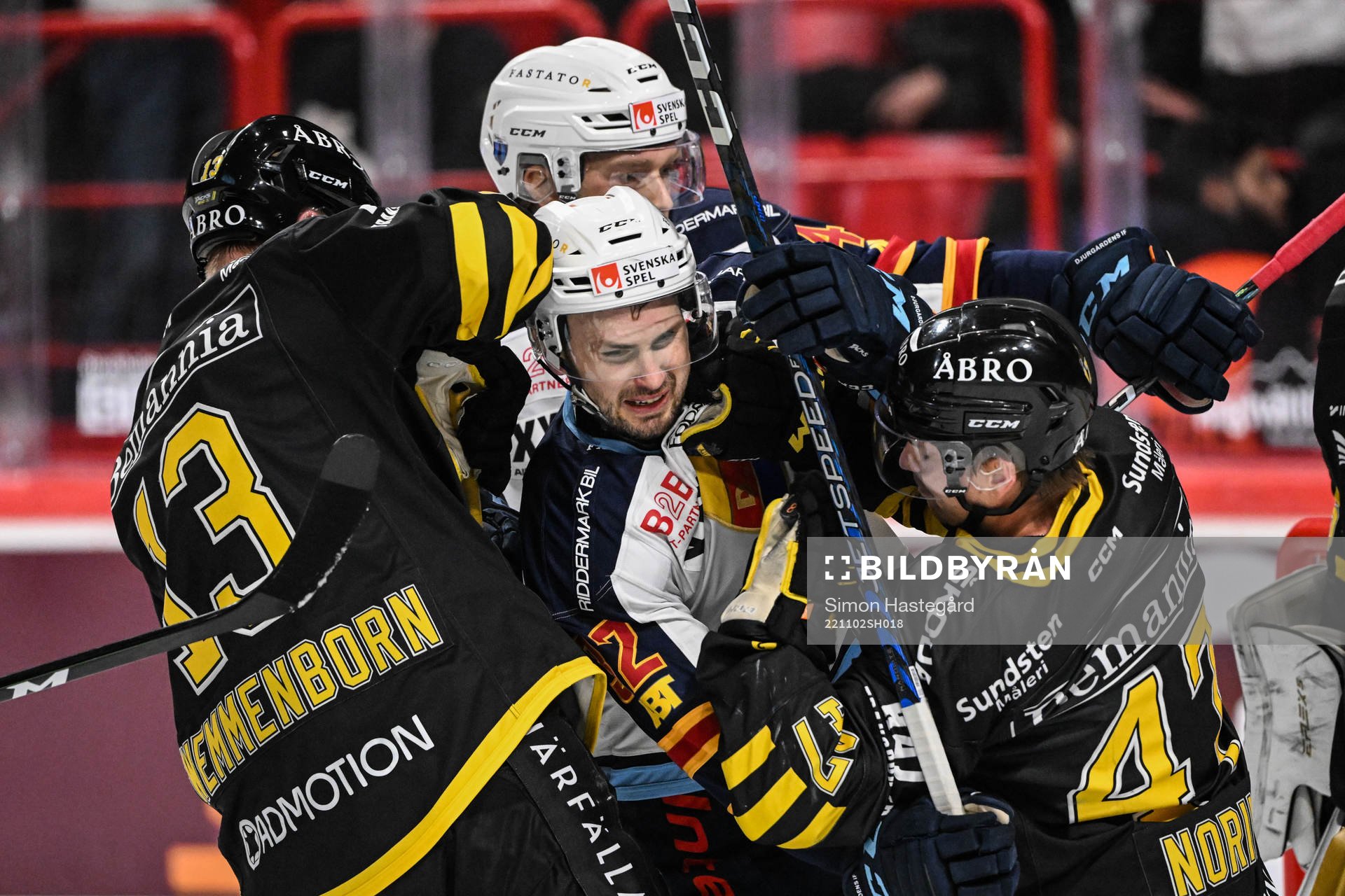 Djurgårdens Marcus Kruger mot AIKs Axel Wemmenborn och