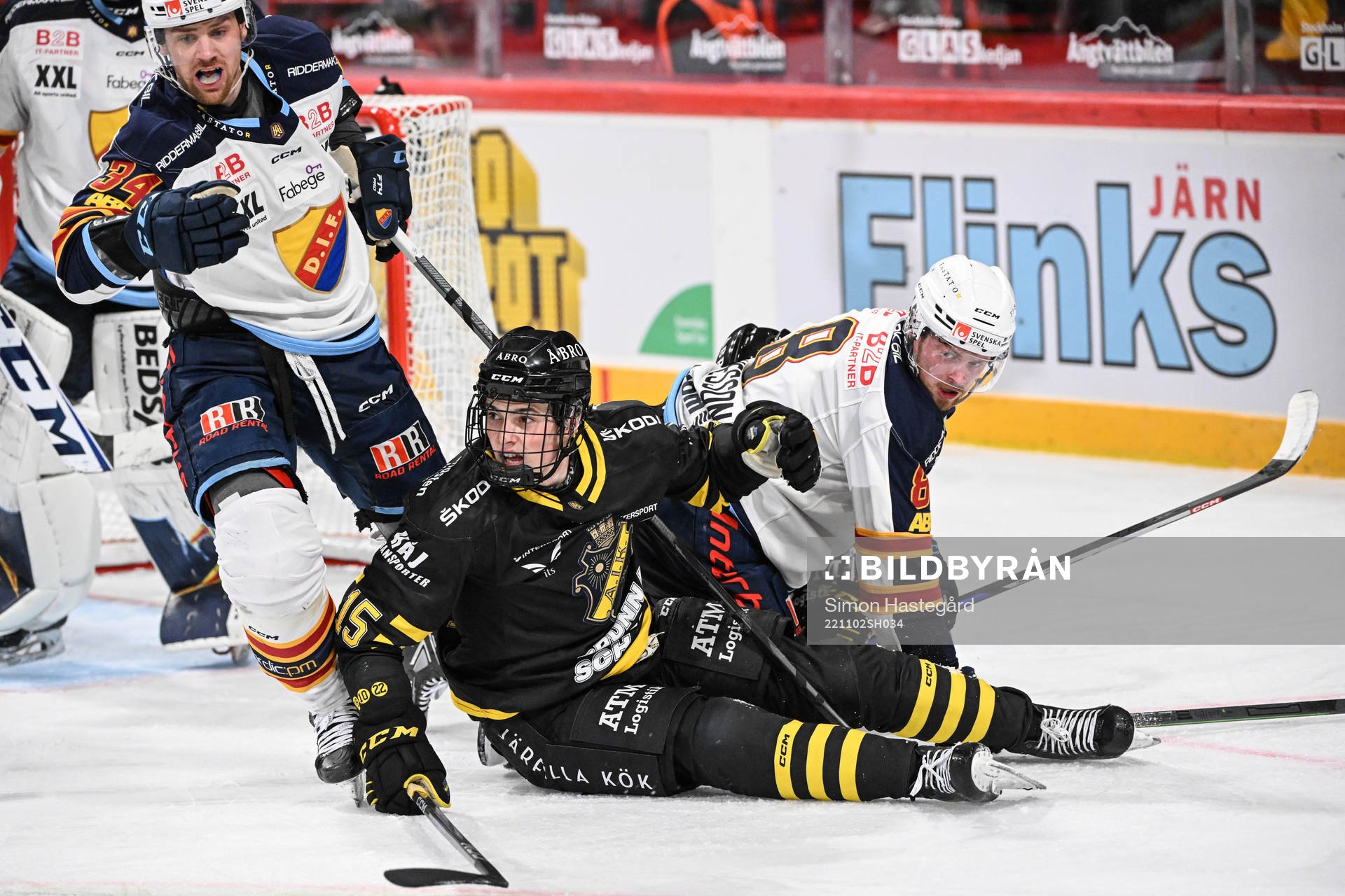 AIKs Dalibor Dvorsky mot Djurgårdens Daniel Brodin och