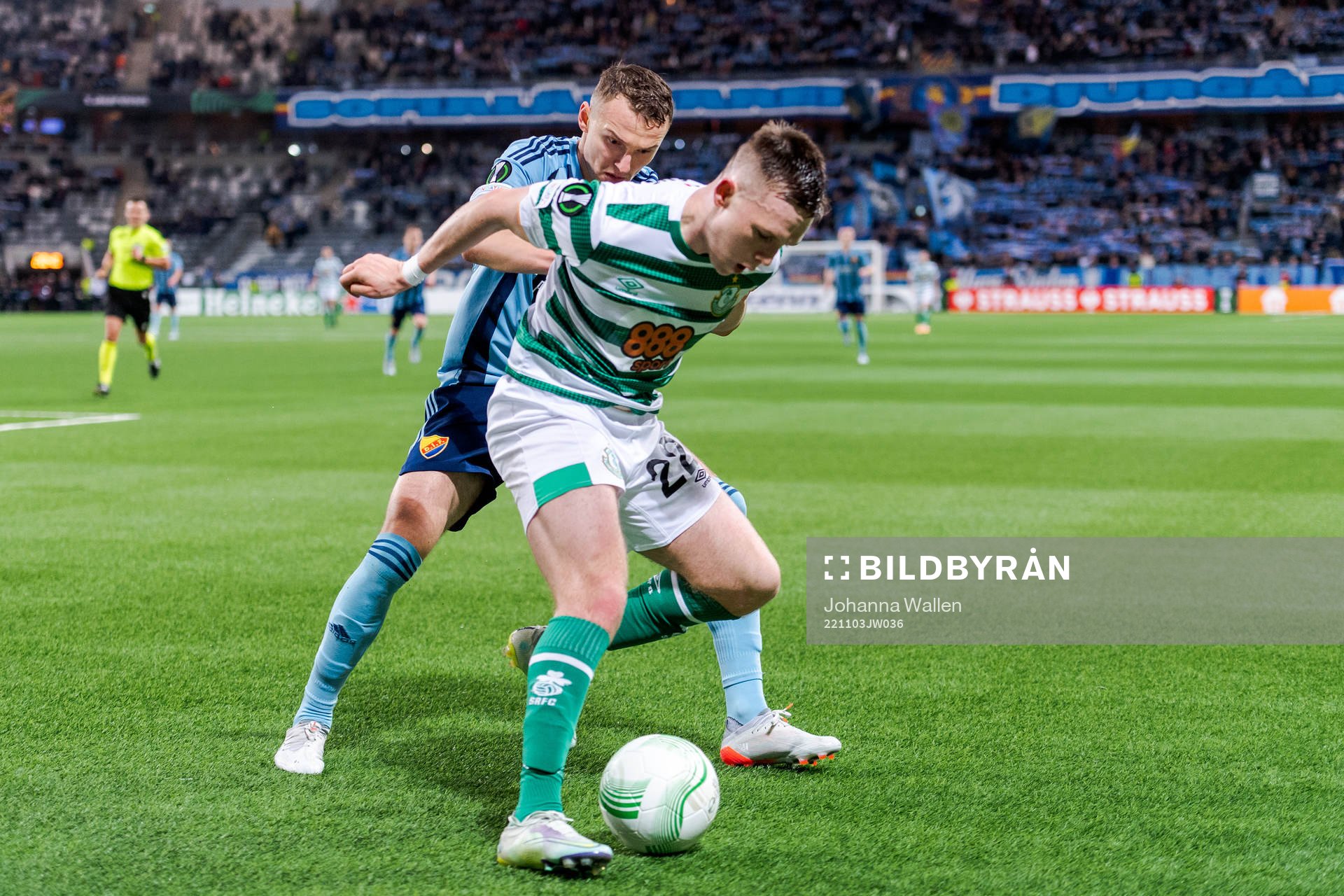 Piotr Johansson of Djurgården and Andrew Lyons of Shamrock