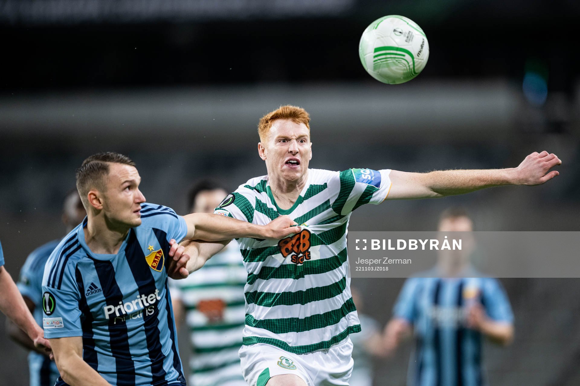 Piotr Johansson of Djurgården and Rory Gaffney of Shamrock